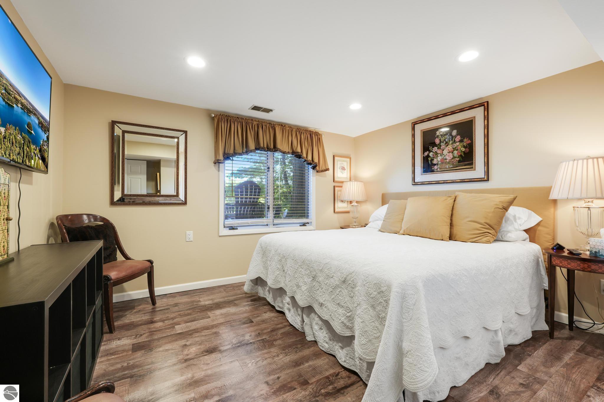 5521 Silver Sunrise Trail