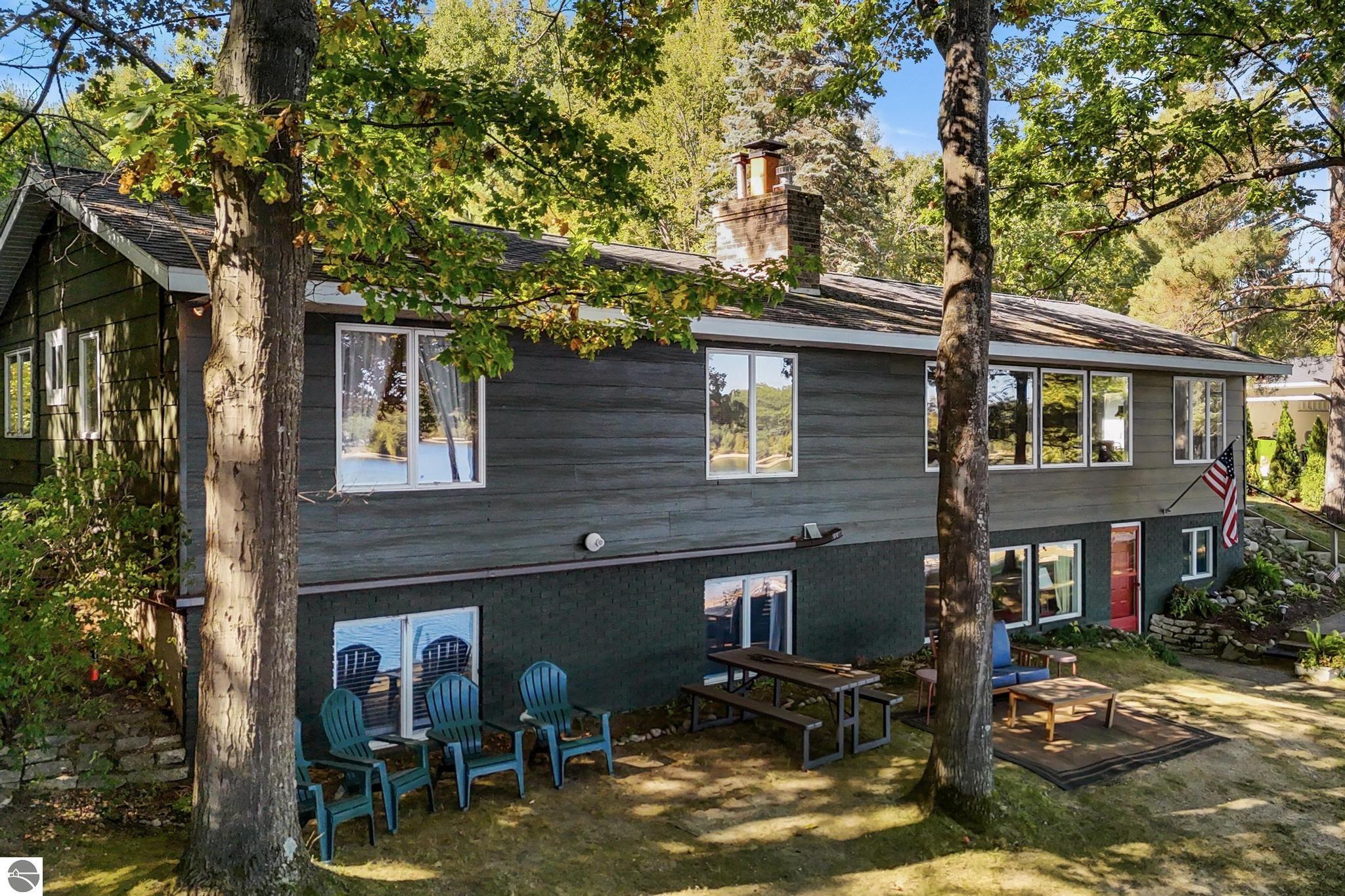 5521 Silver Sunrise Trail