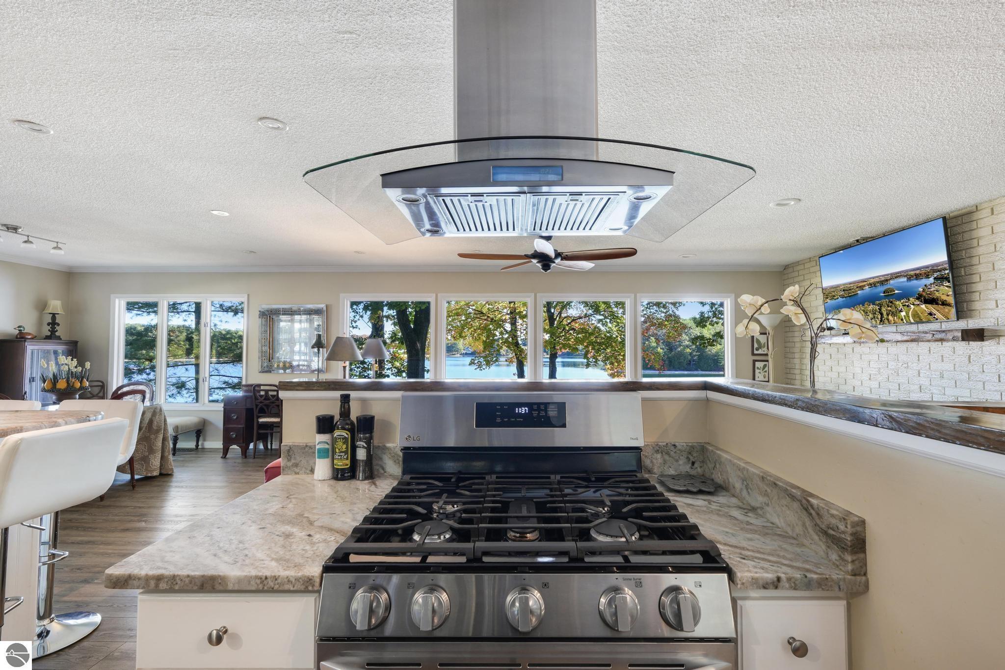 5521 Silver Sunrise Trail