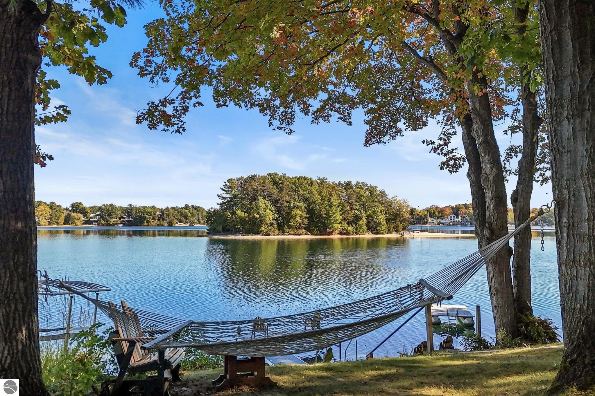5521 Silver Sunrise Trail