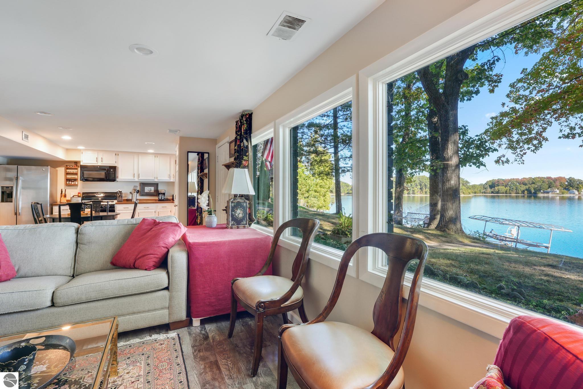 5521 Silver Sunrise Trail