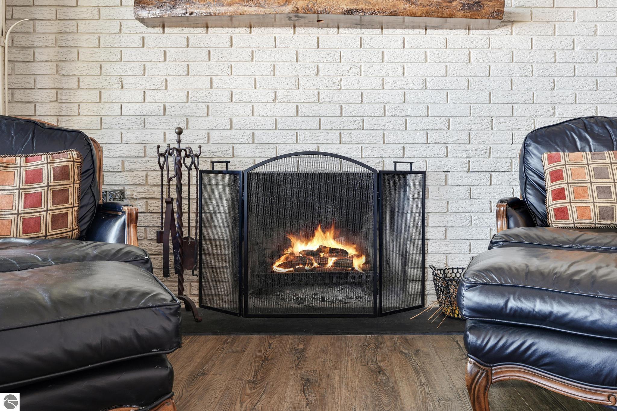 5521 Silver Sunrise Trail