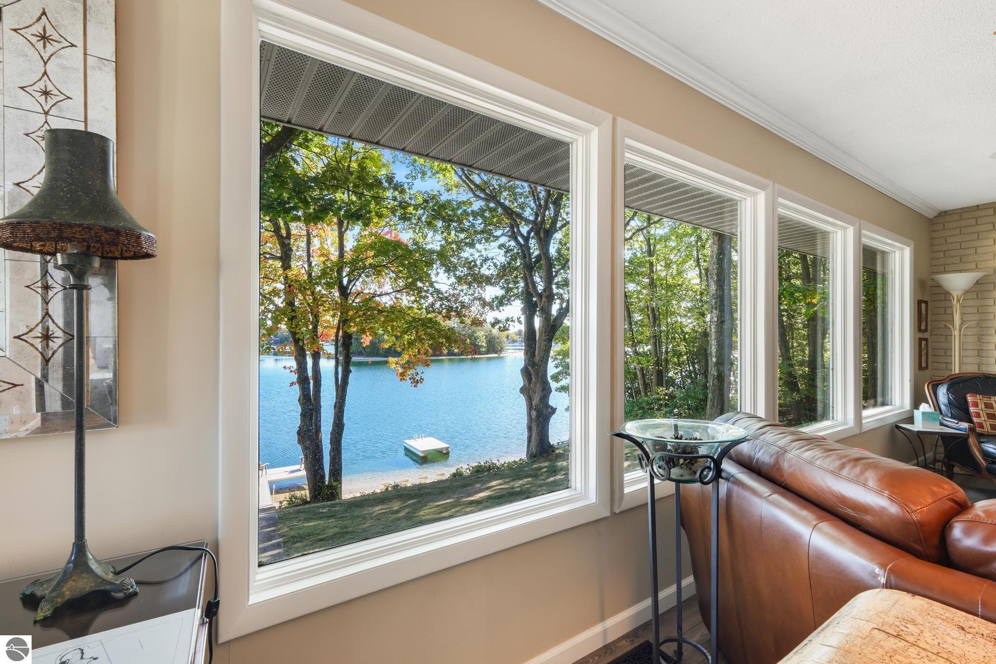 5521 Silver Sunrise Trail