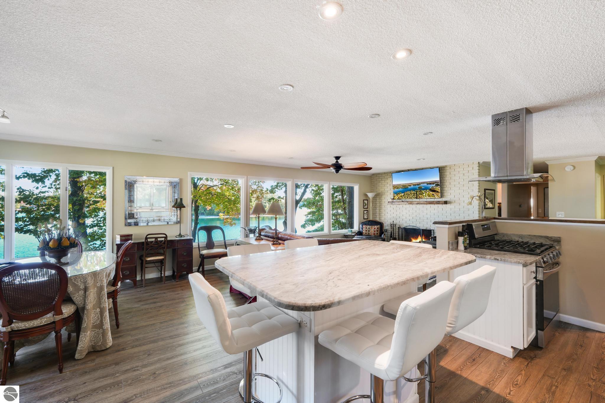 5521 Silver Sunrise Trail