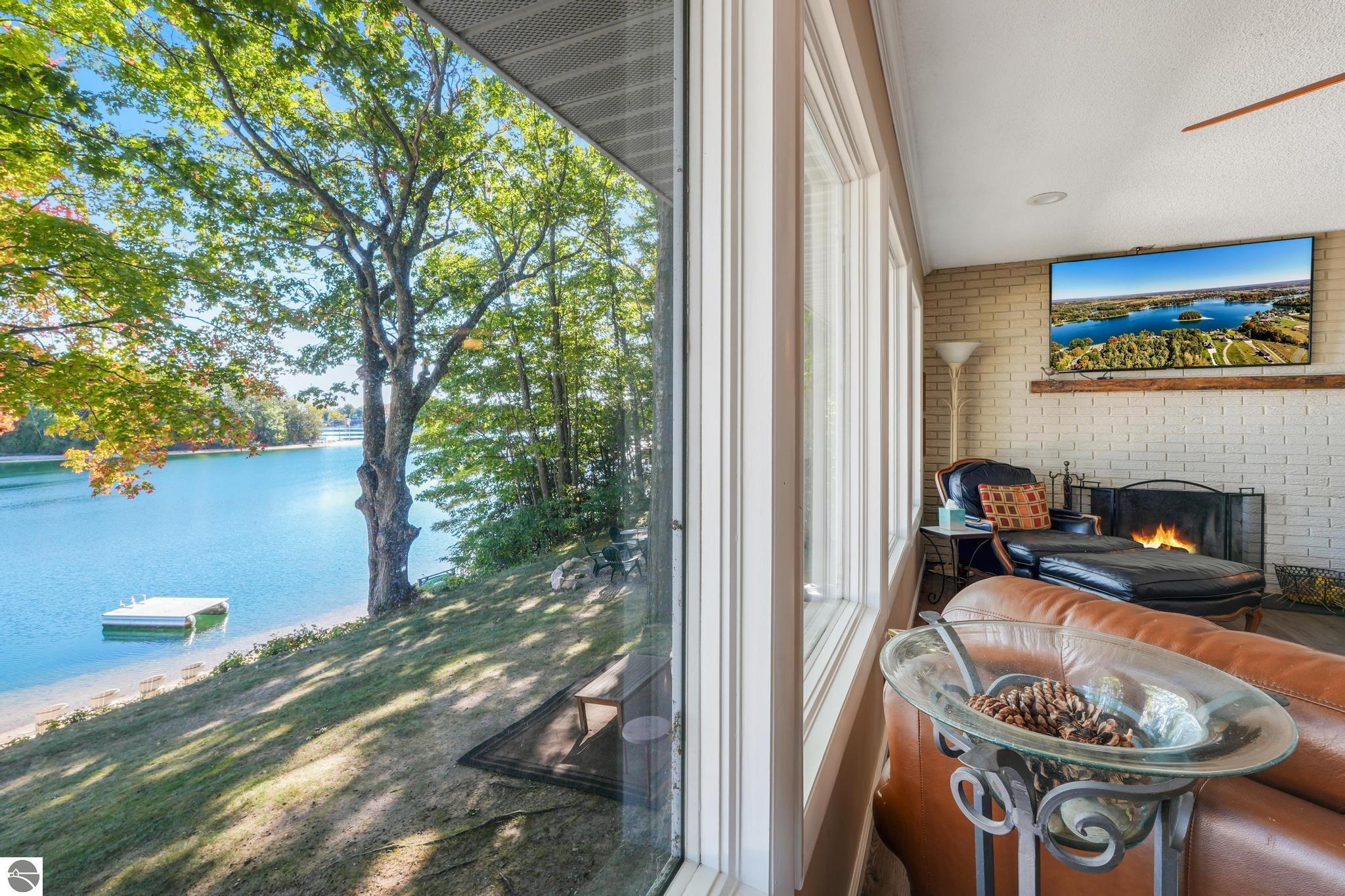 5521 Silver Sunrise Trail