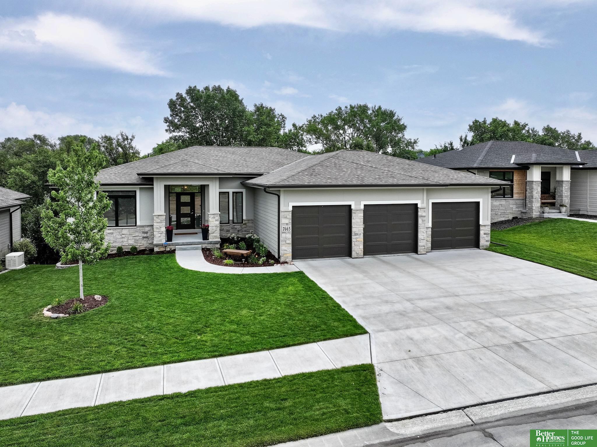 7665 N 166th Avenue