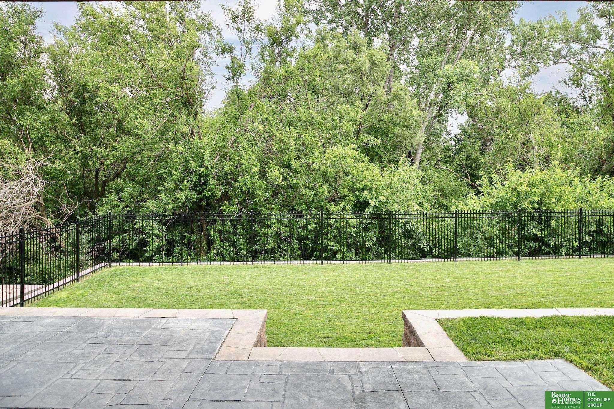 7665 N 166th Avenue