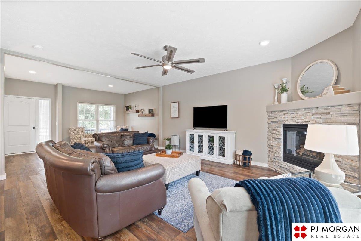 19669 Pine Street, Omaha