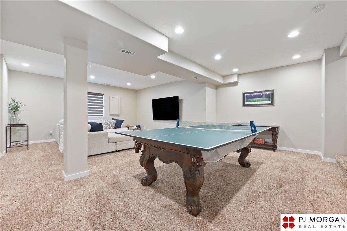 19669 Pine Street, Omaha