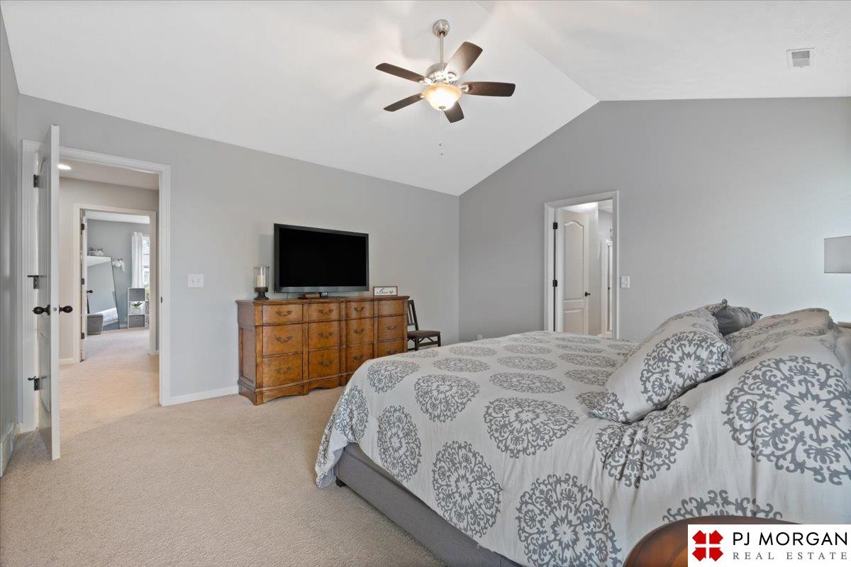 19669 Pine Street, Omaha