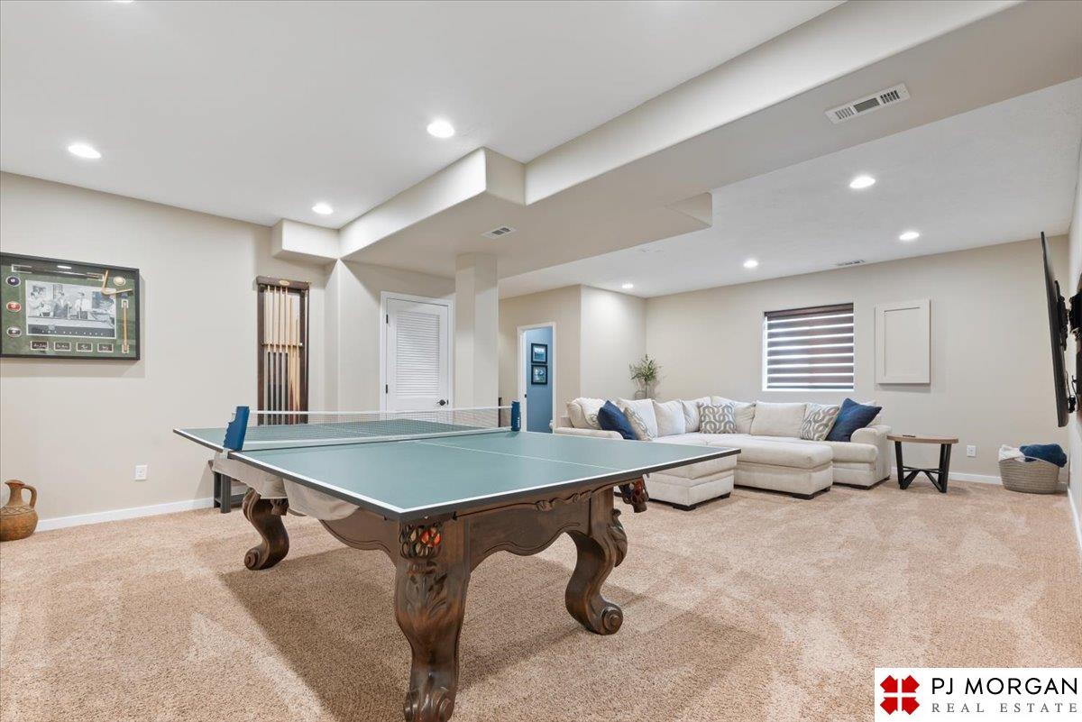 19669 Pine Street, Omaha