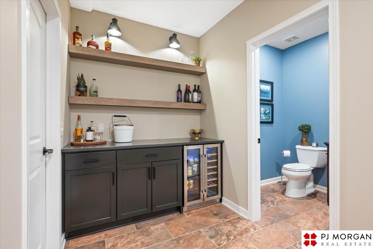 19669 Pine Street, Omaha