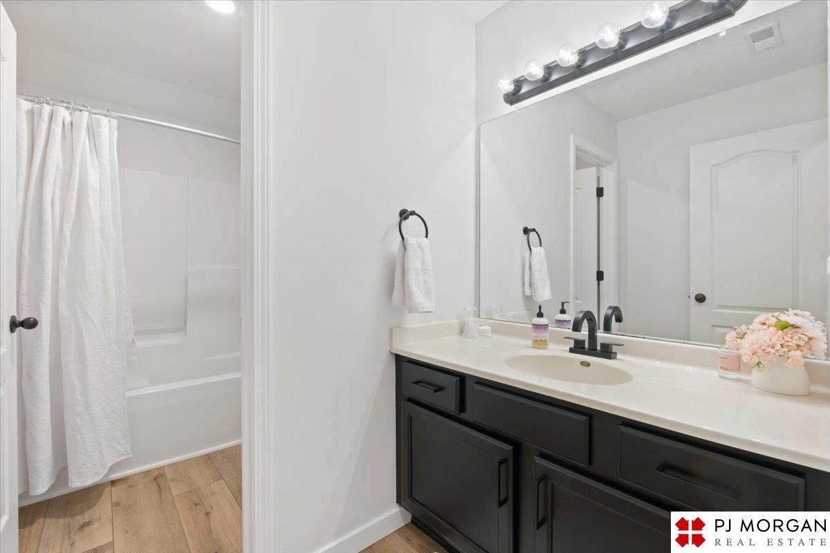 19669 Pine Street, Omaha