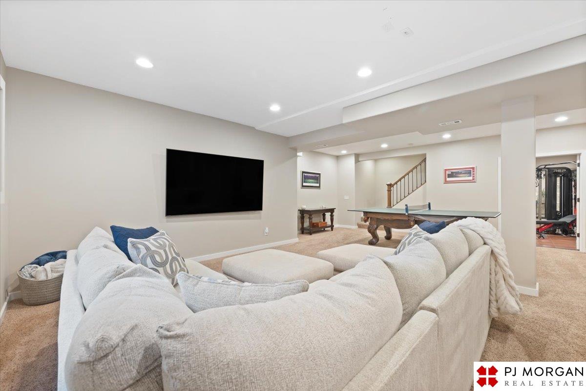 19669 Pine Street, Omaha