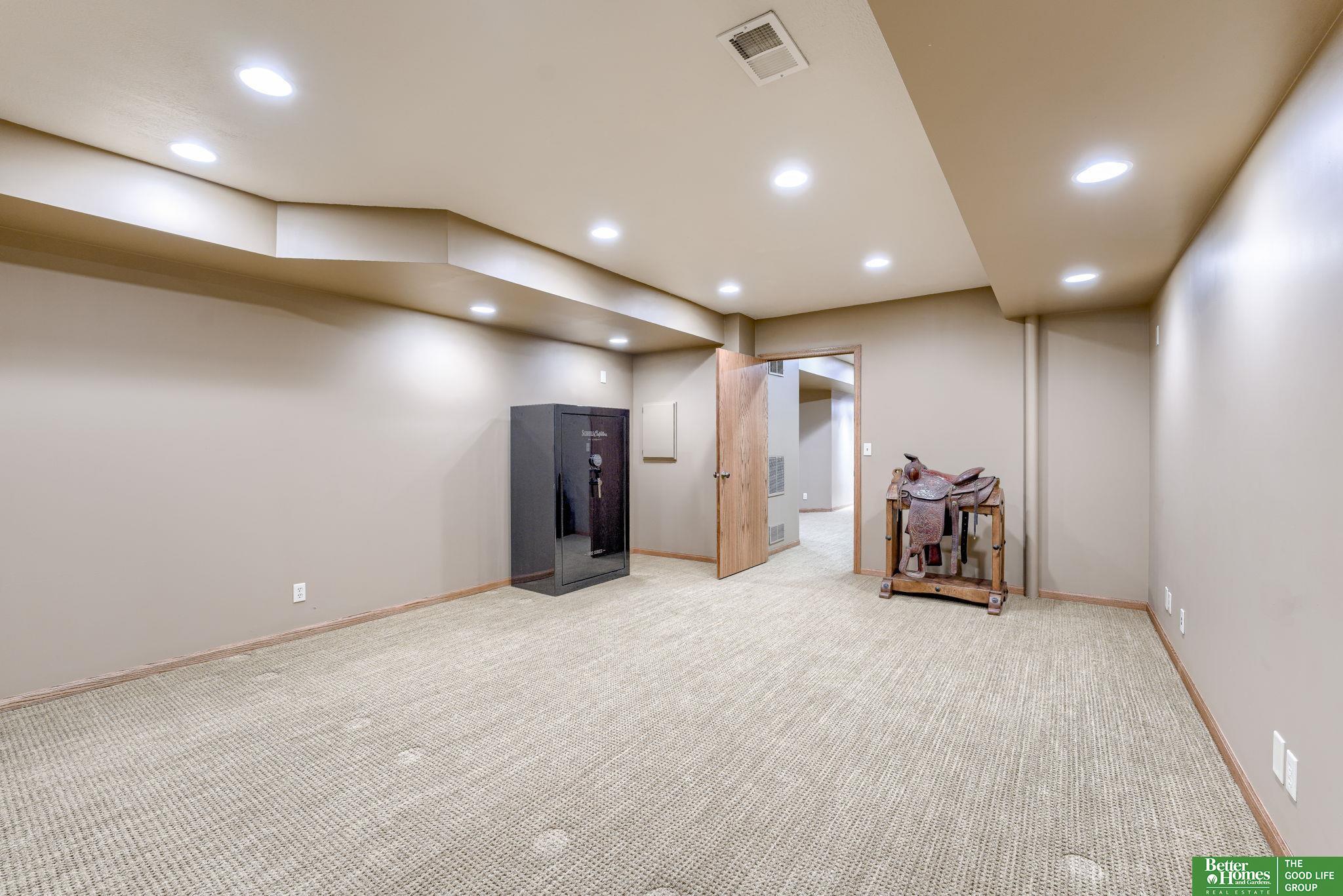 14475 Sherwood Avenue