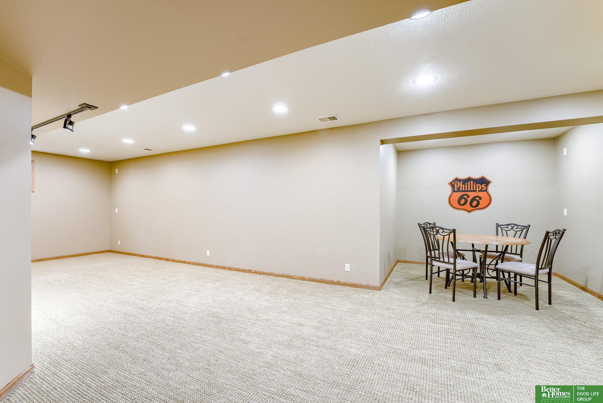 14475 Sherwood Avenue