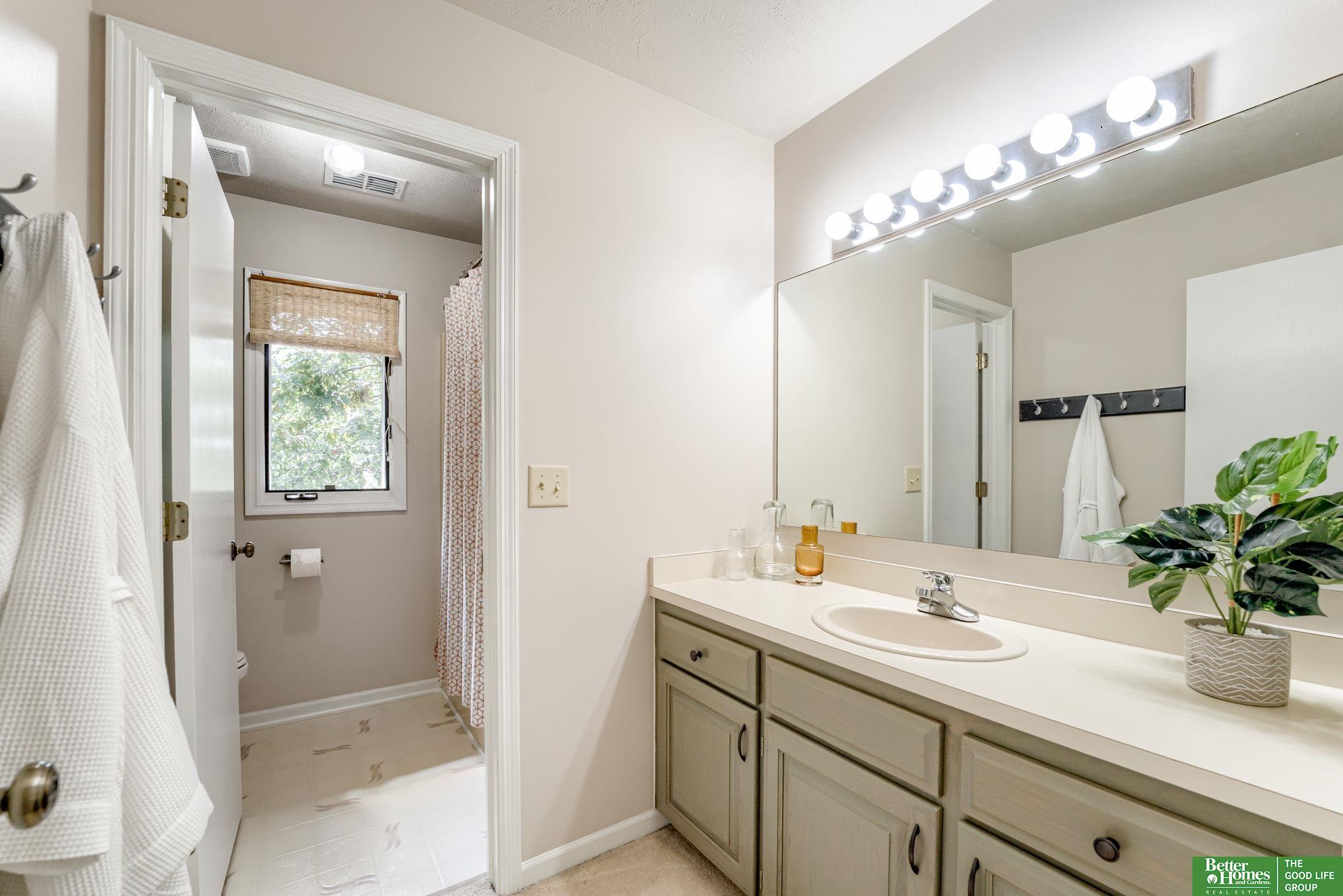 14475 Sherwood Avenue