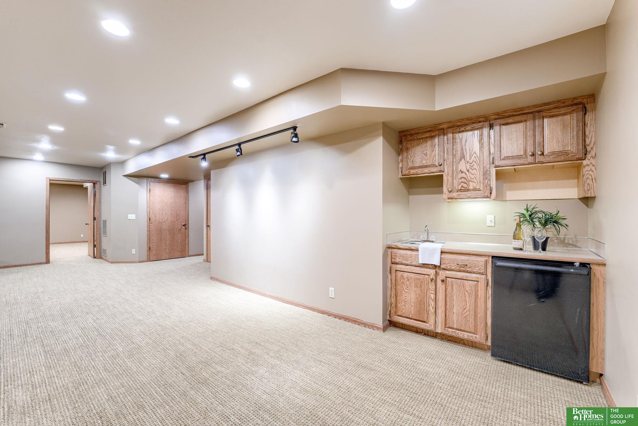 14475 Sherwood Avenue