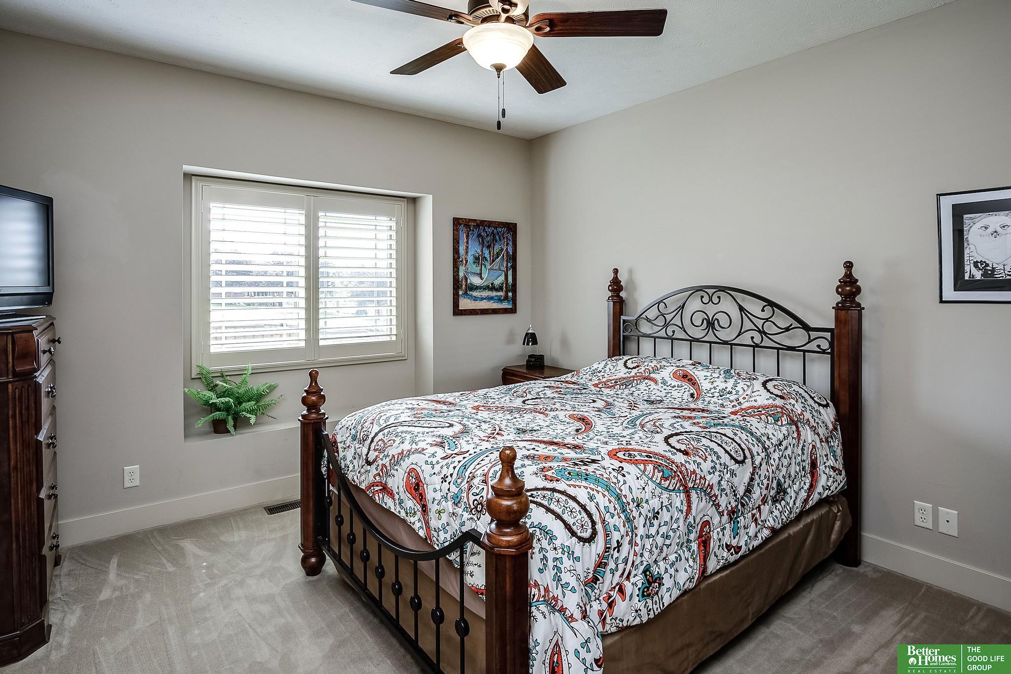5636 S 234th Street, Elkhorn