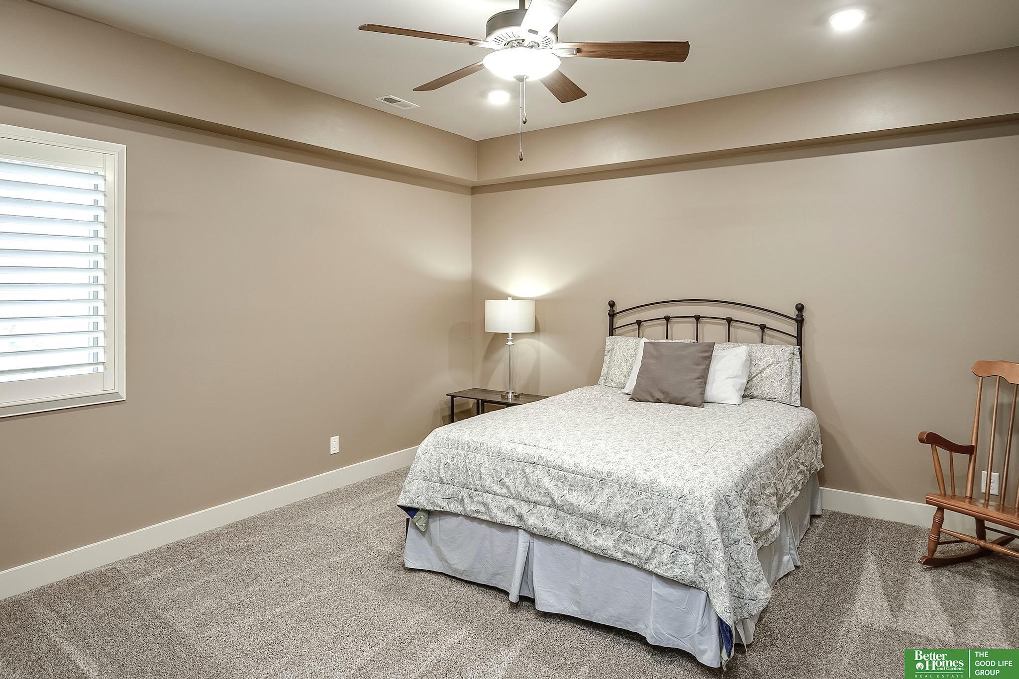 5636 S 234th Street, Elkhorn