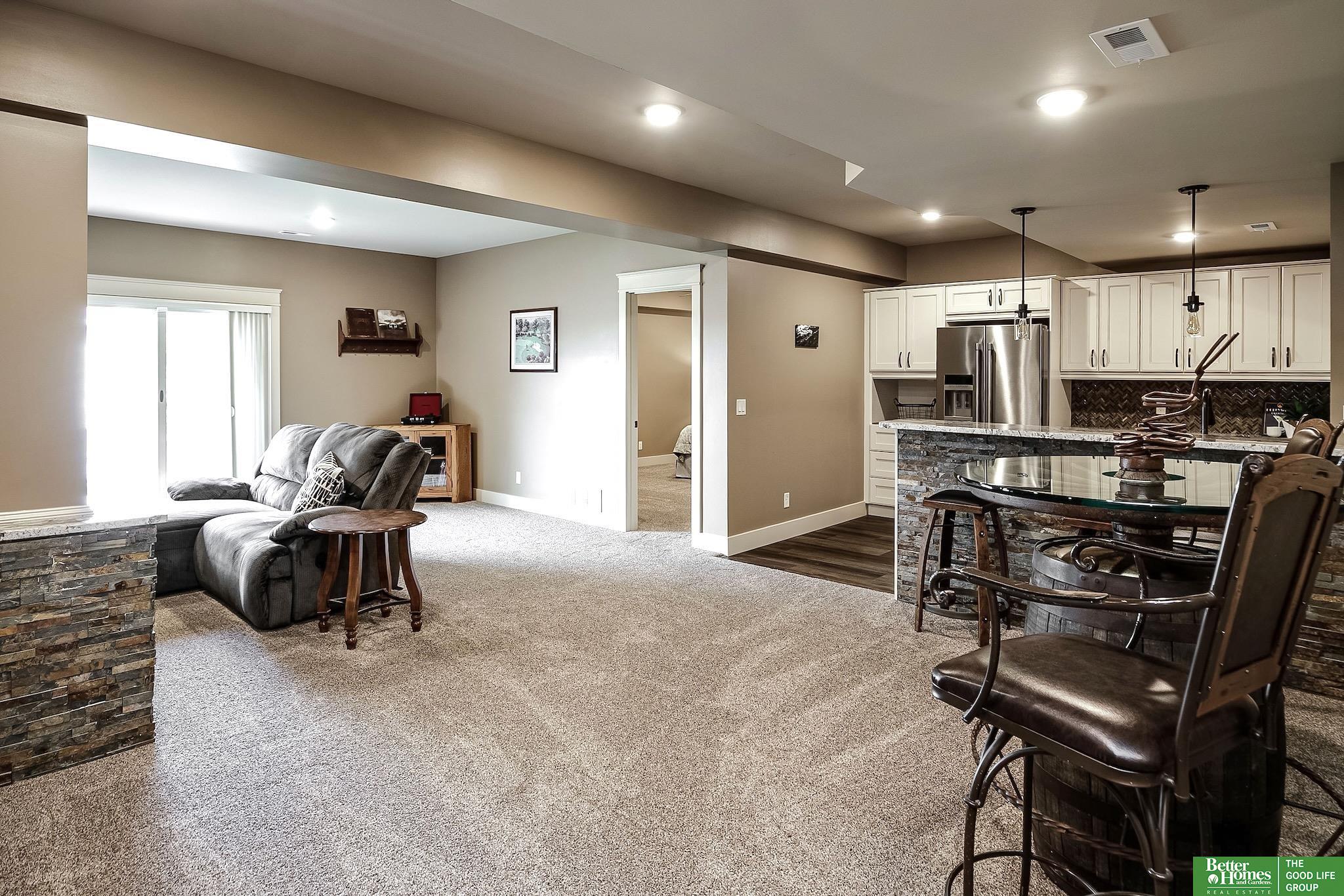 5636 S 234th Street, Elkhorn