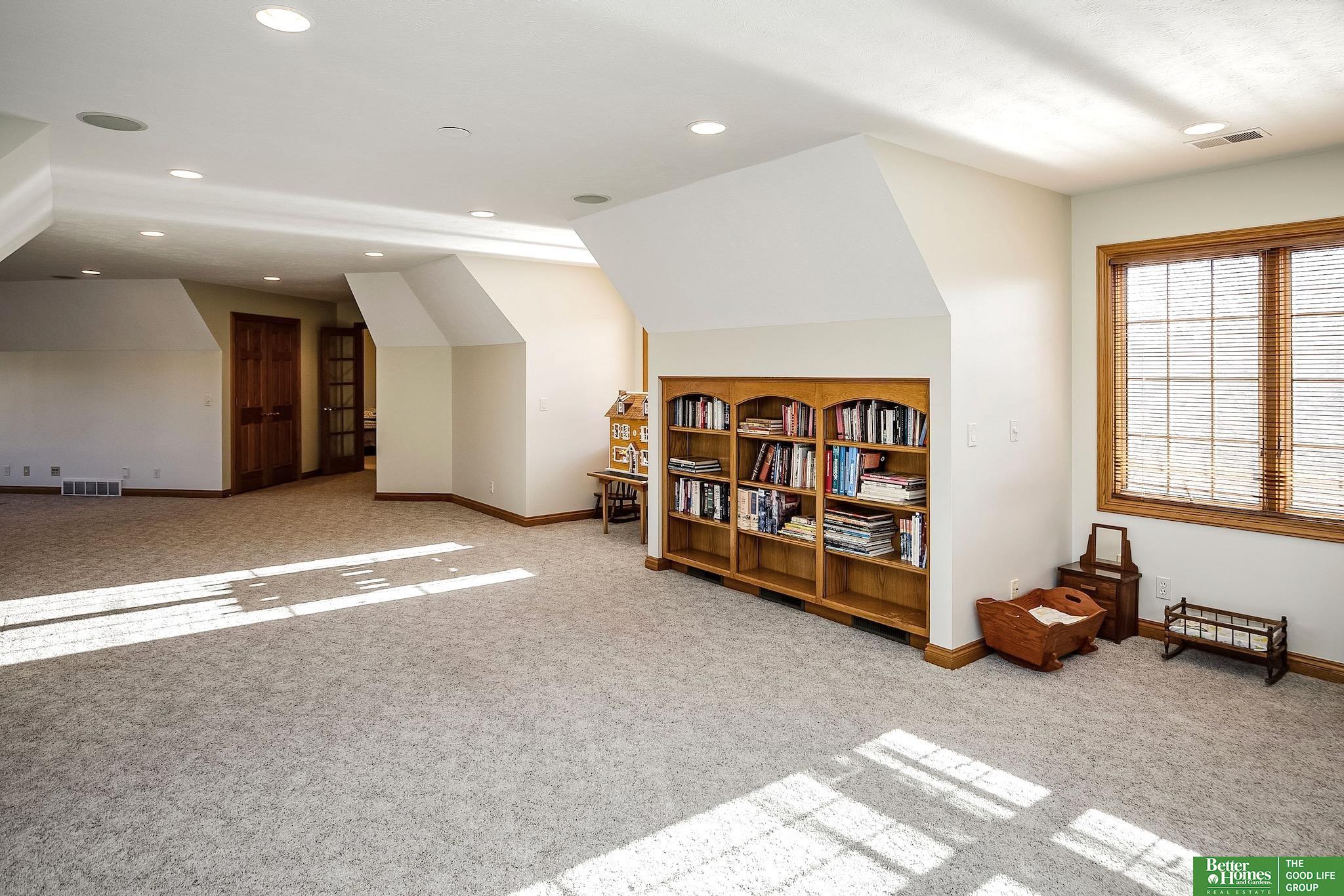 13309 Nicholas Street