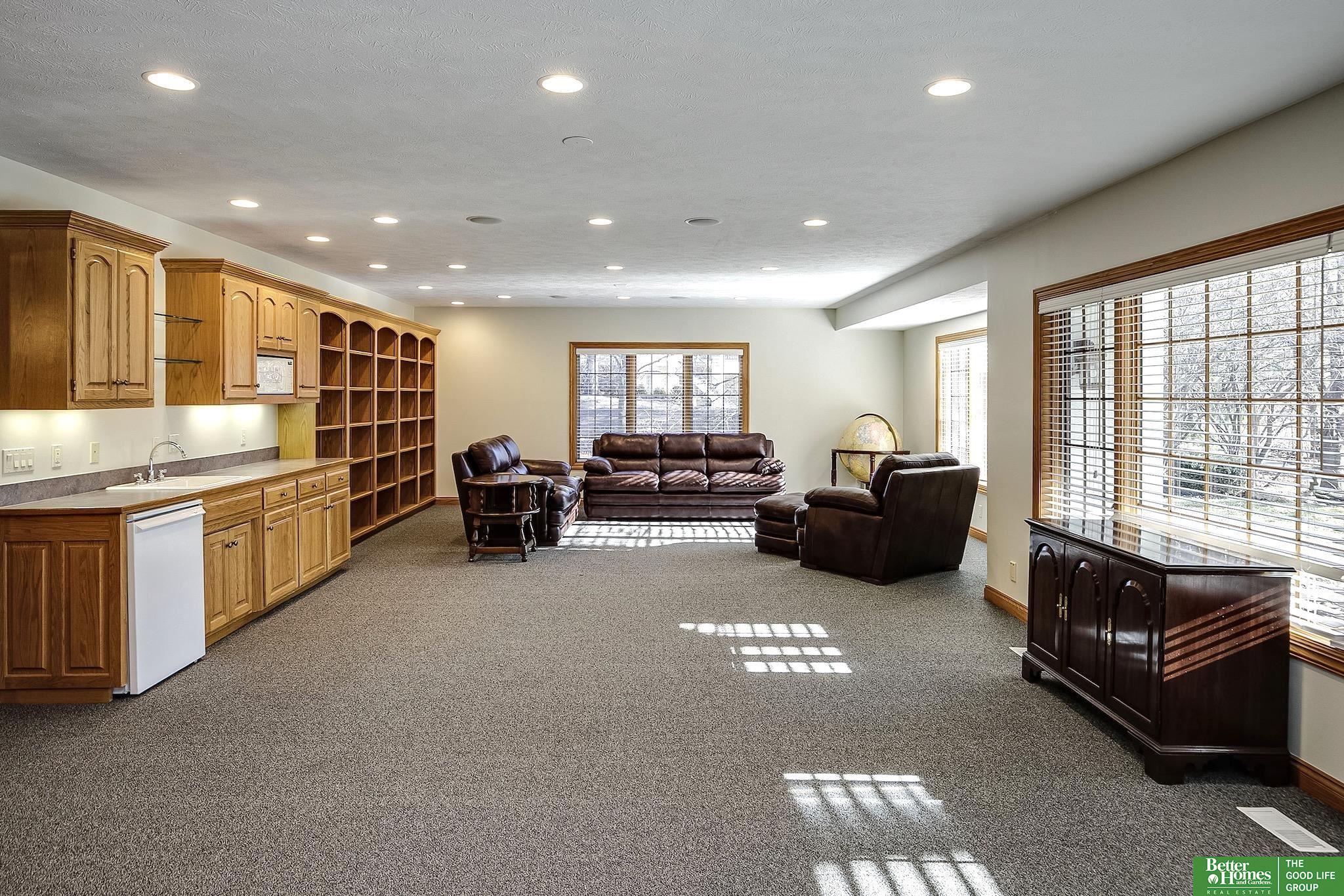 13309 Nicholas Street