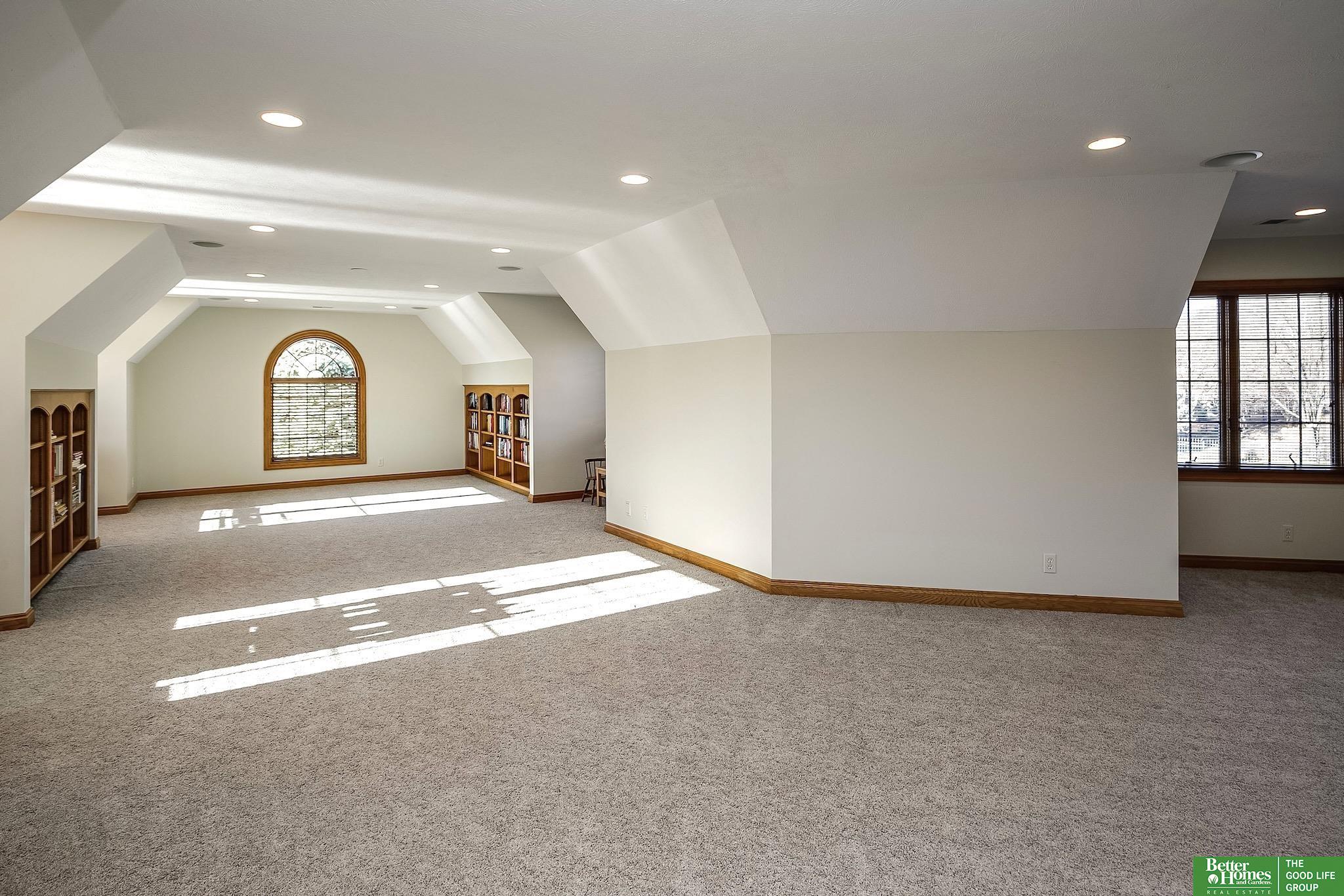 13309 Nicholas Street