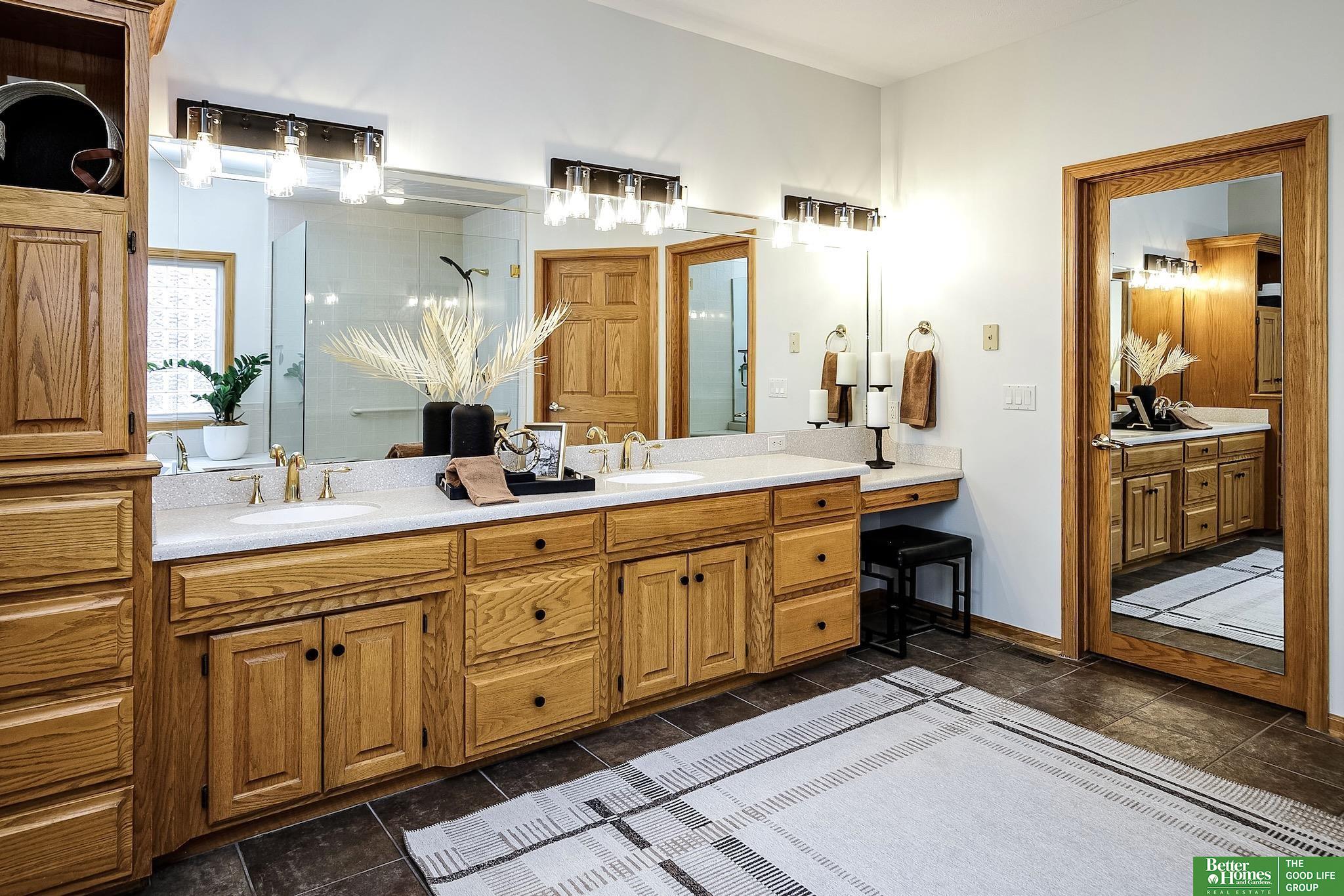 13309 Nicholas Street