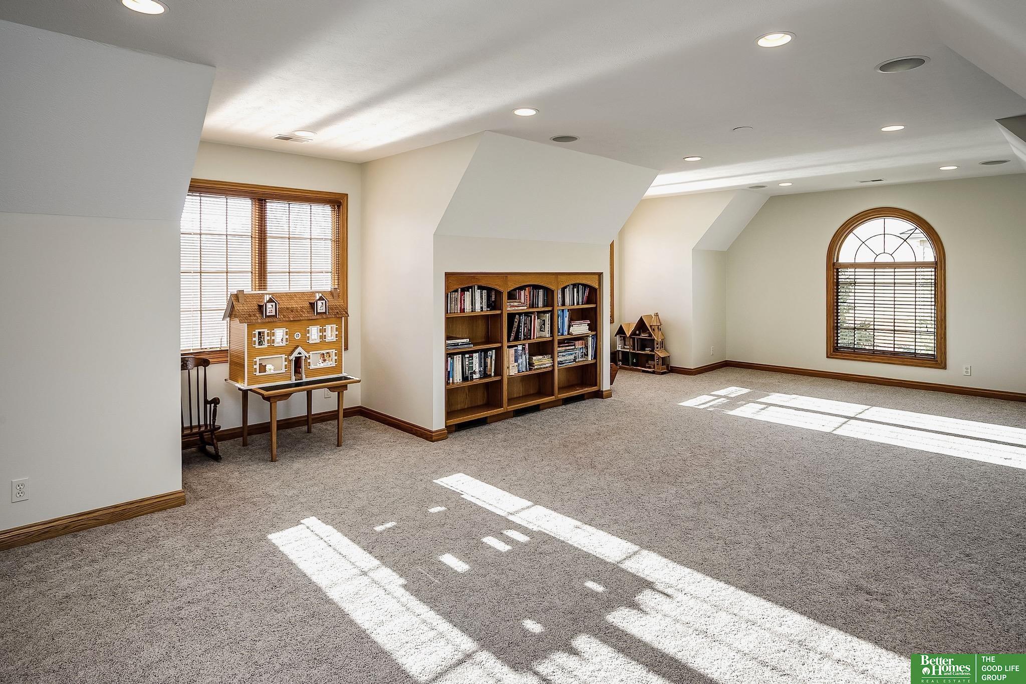 13309 Nicholas Street