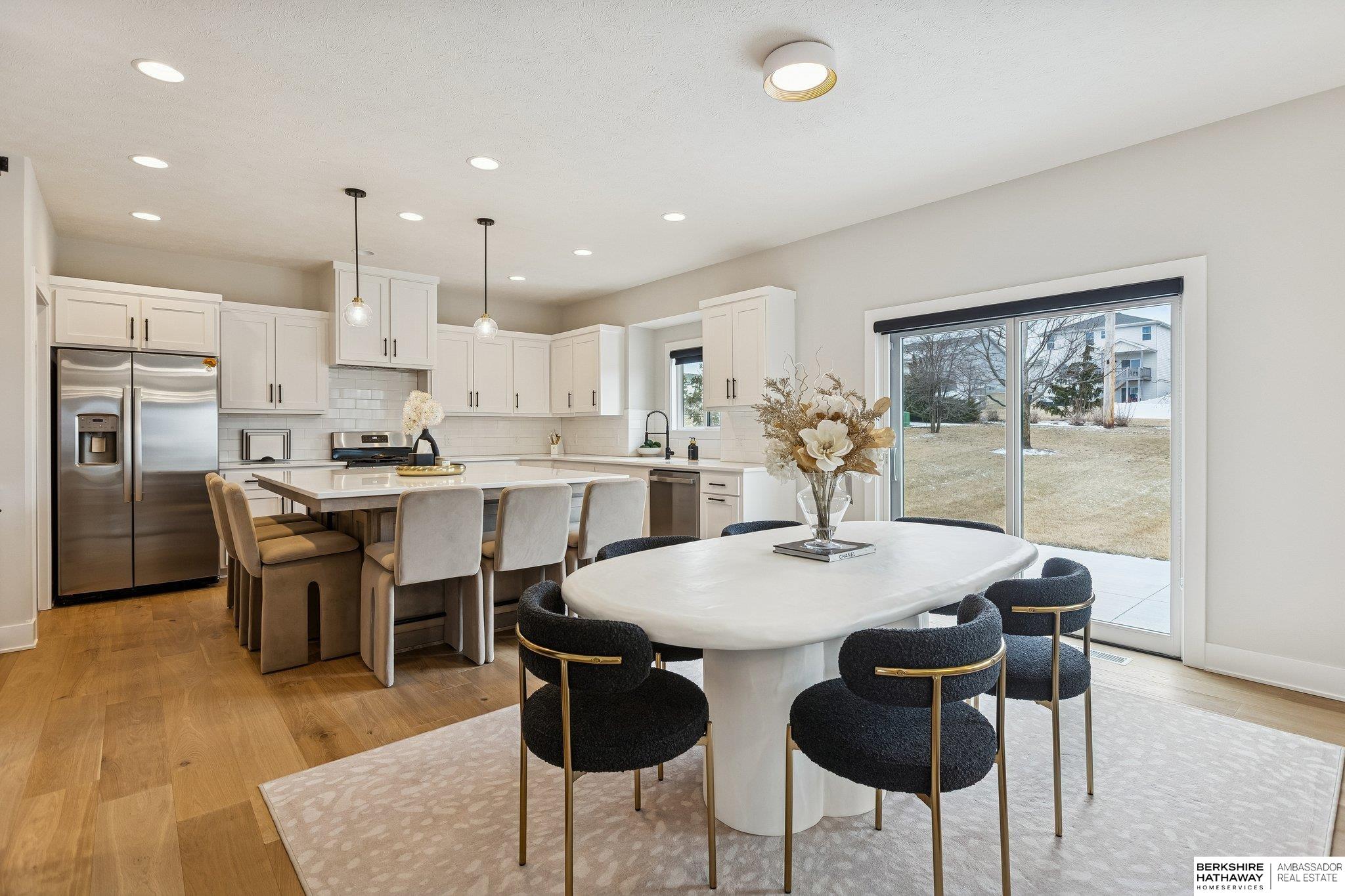 21359 E Circle