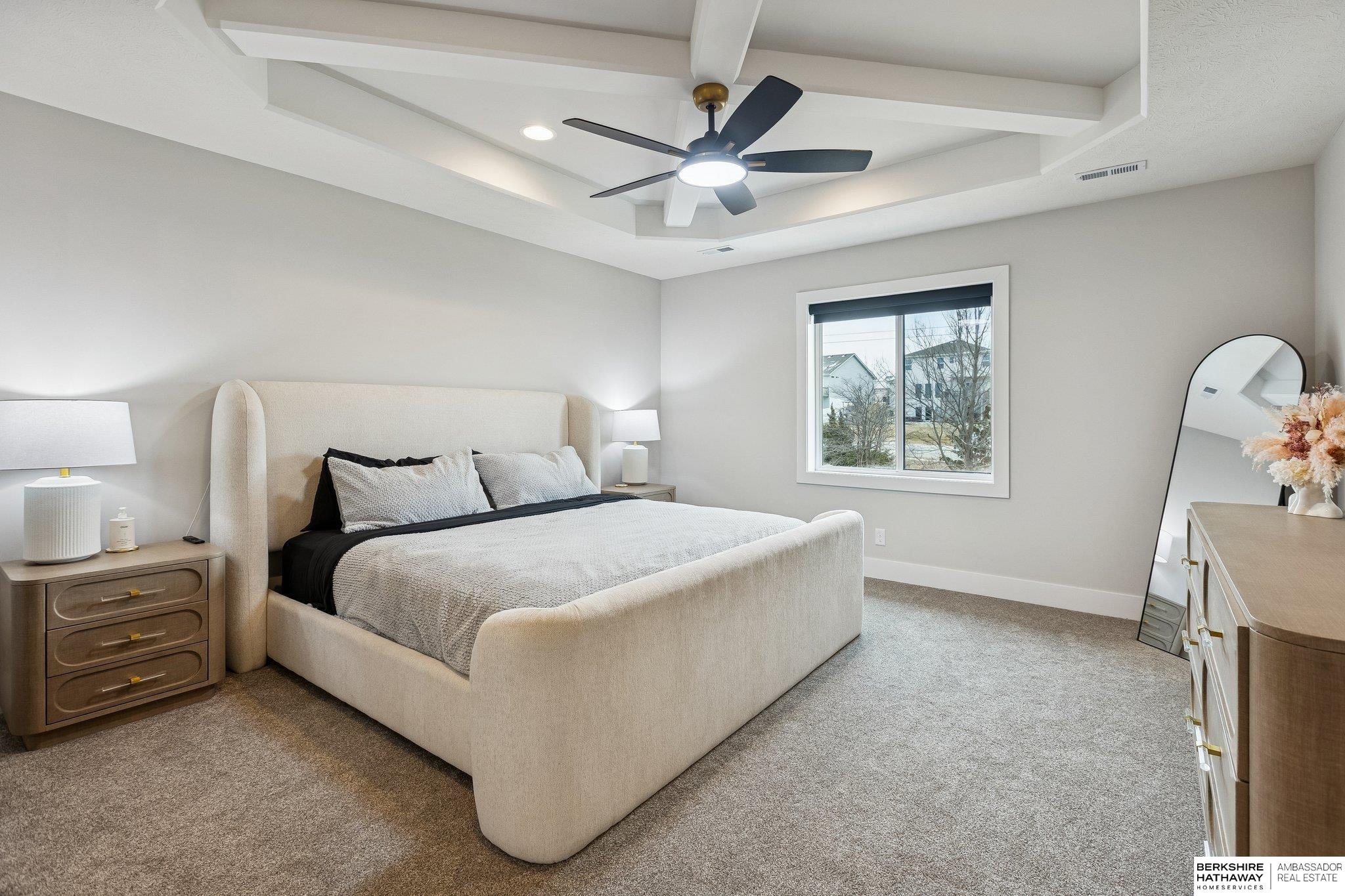 21359 E Circle