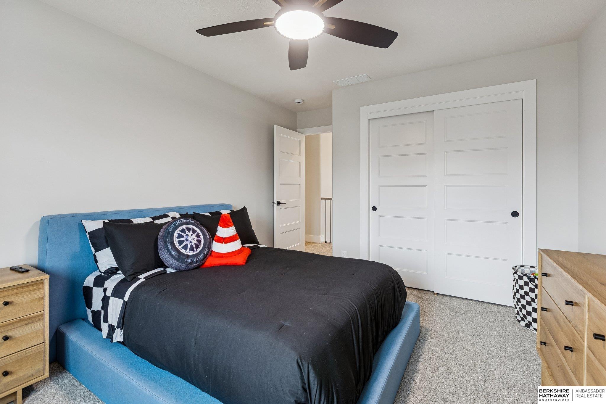 21359 E Circle