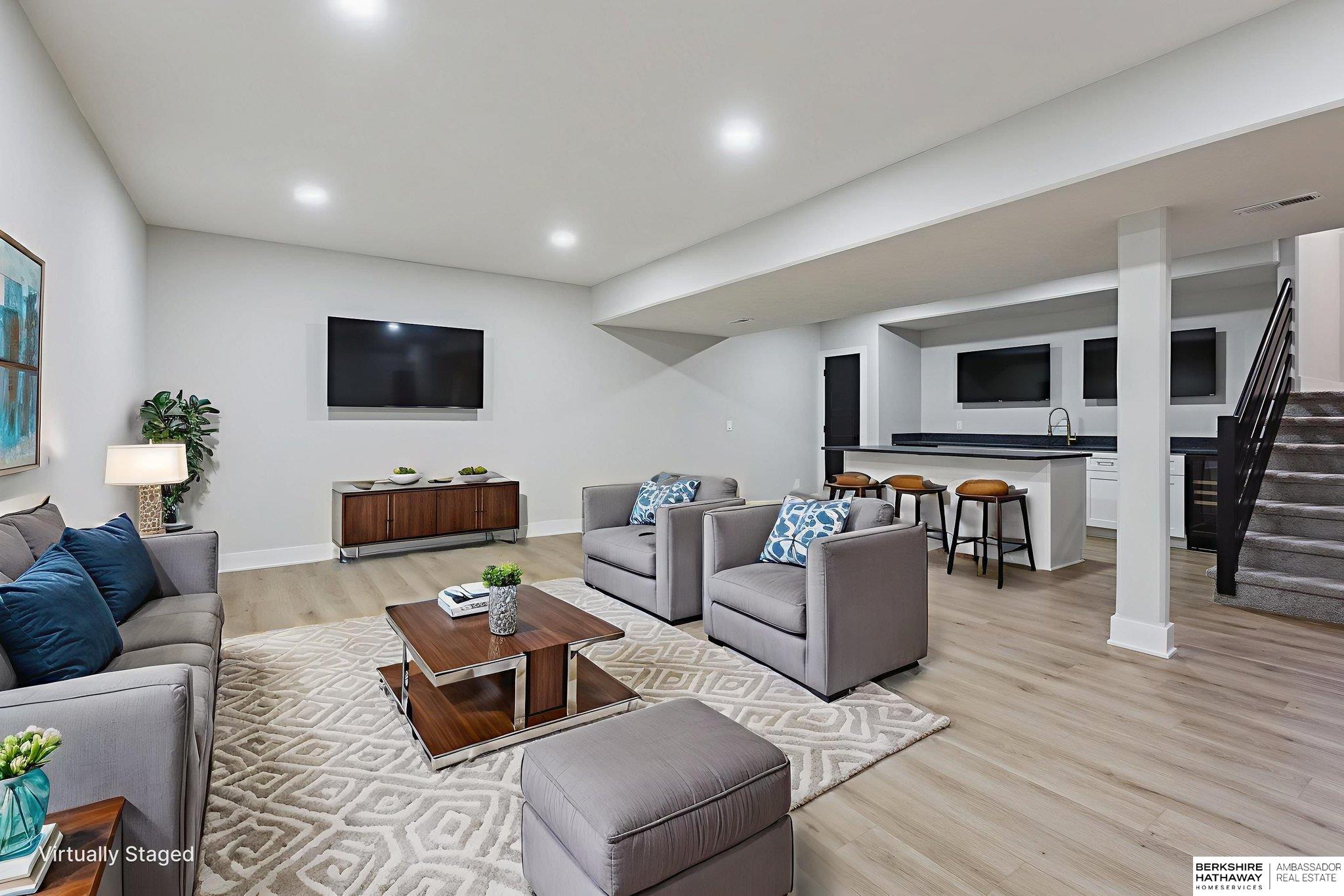 21359 E Circle