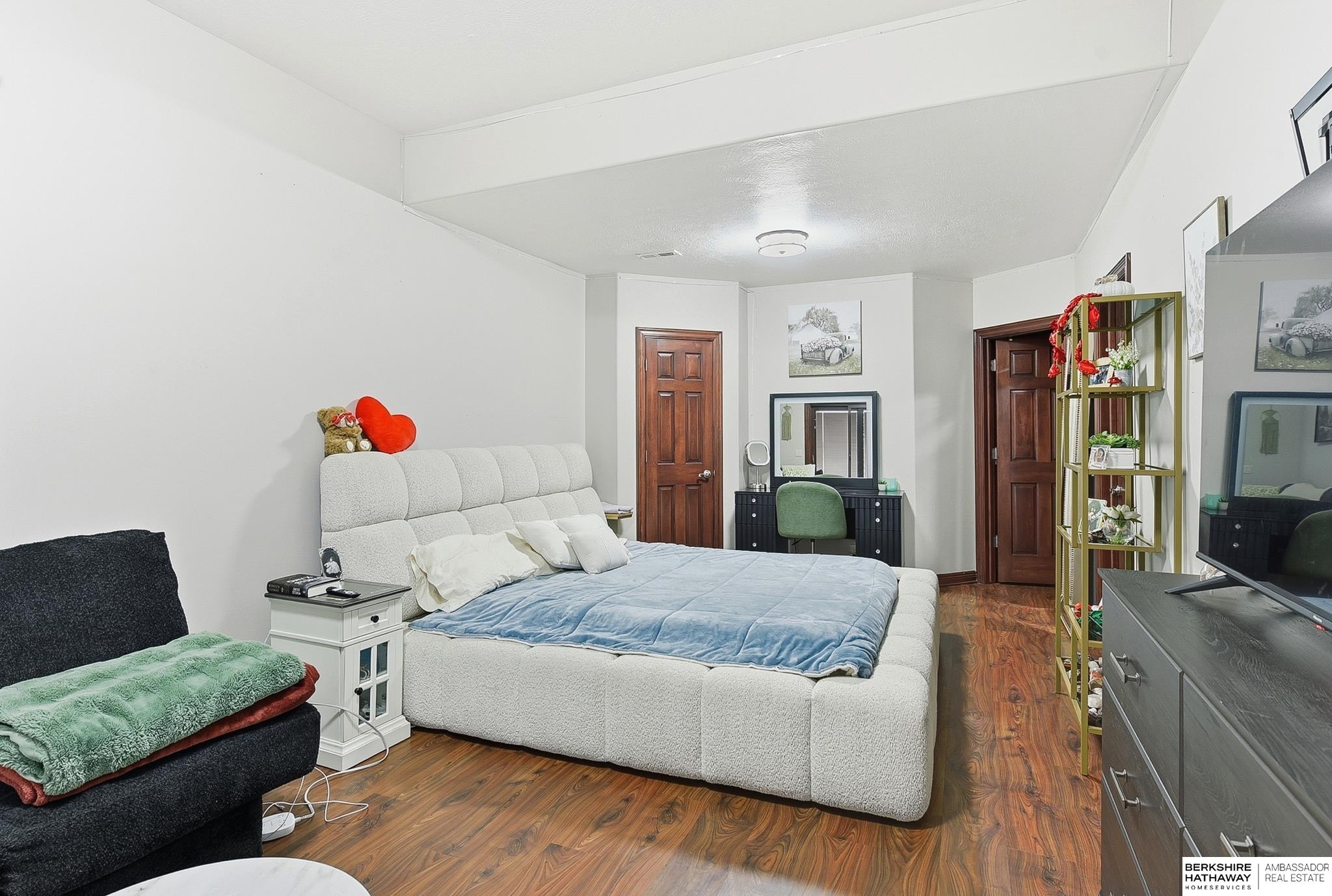 24920 Farnam Circle