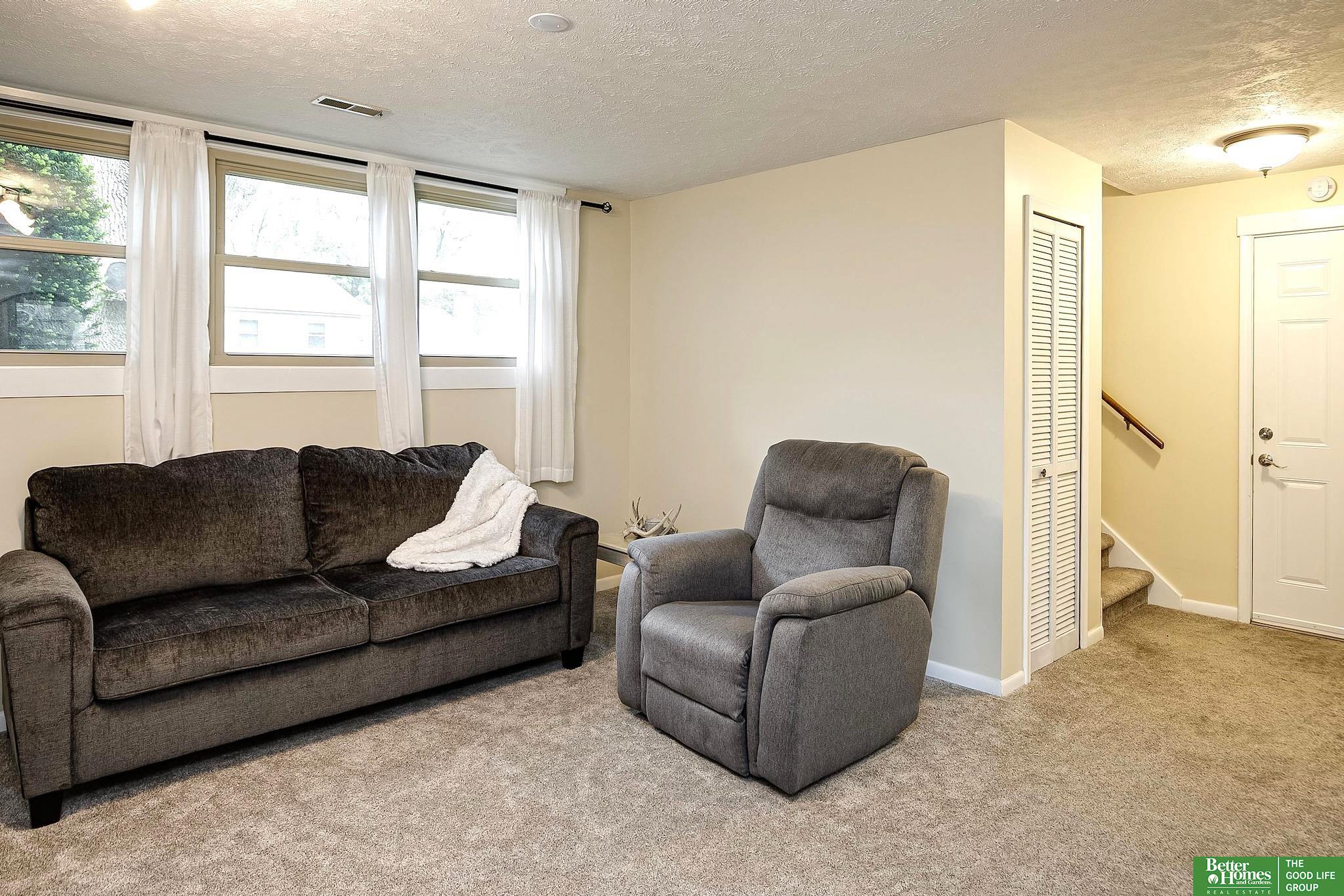 2306 S 119th Court