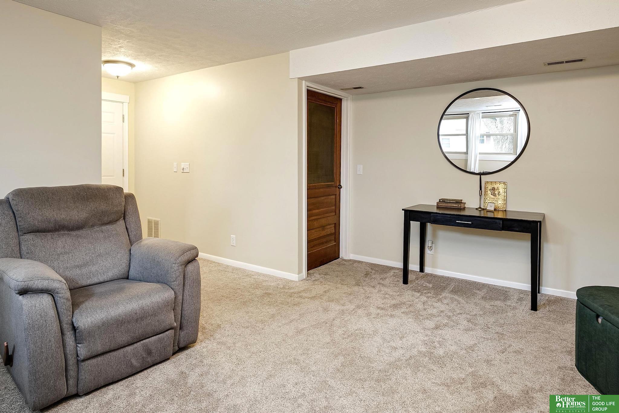 2306 S 119th Court