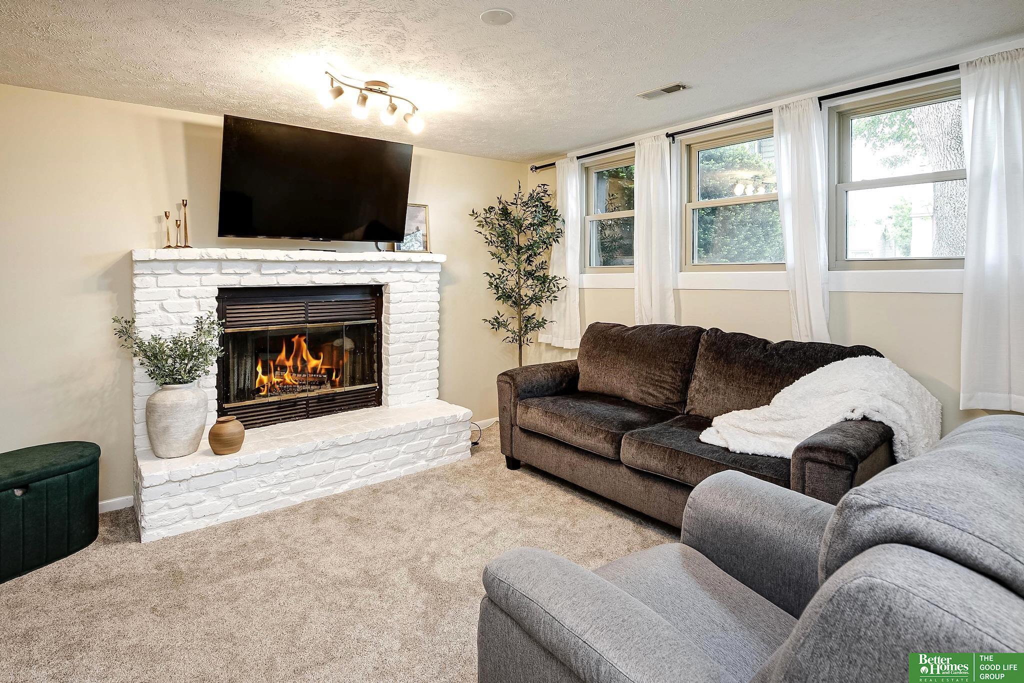 2306 S 119th Court