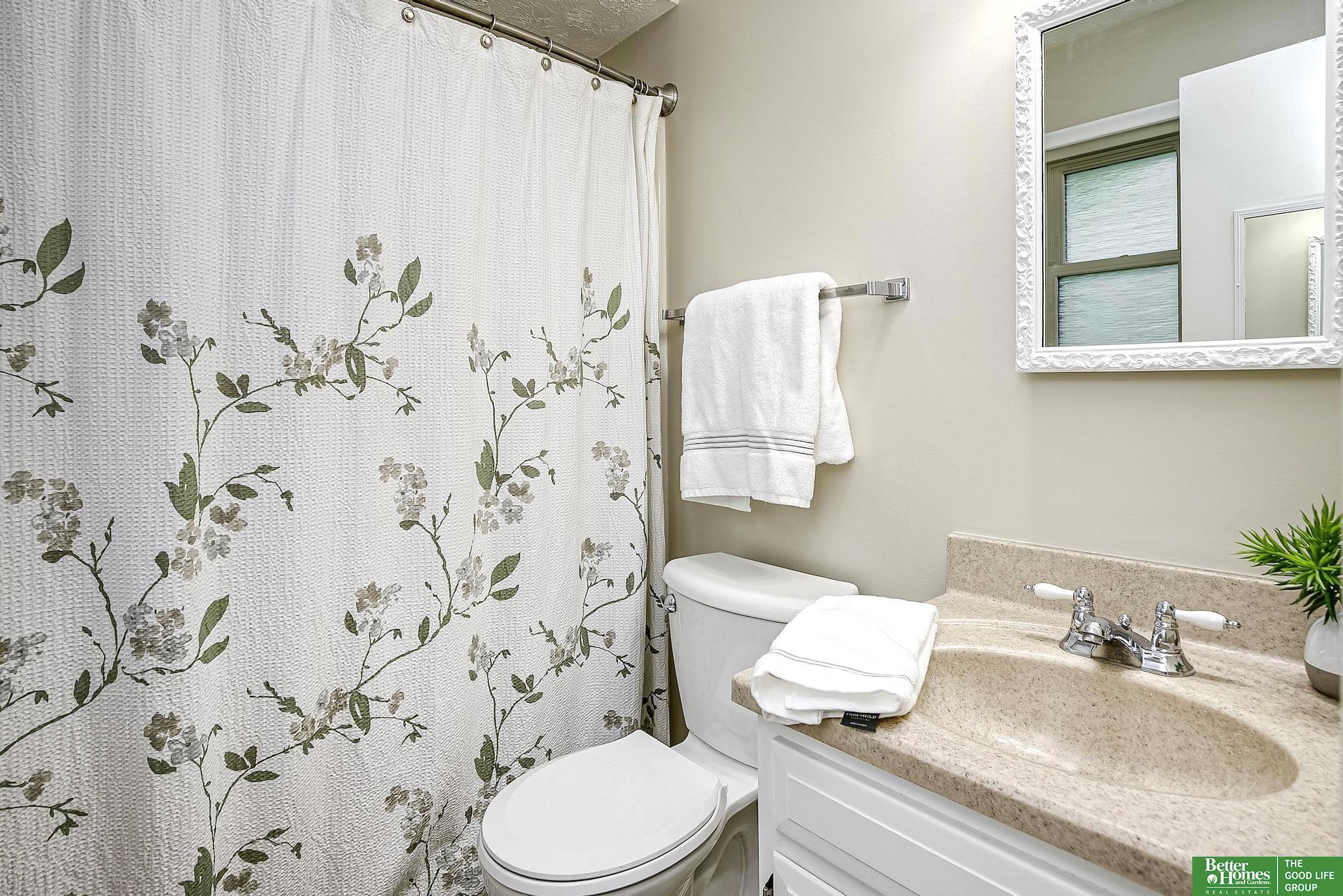 2306 S 119th Court