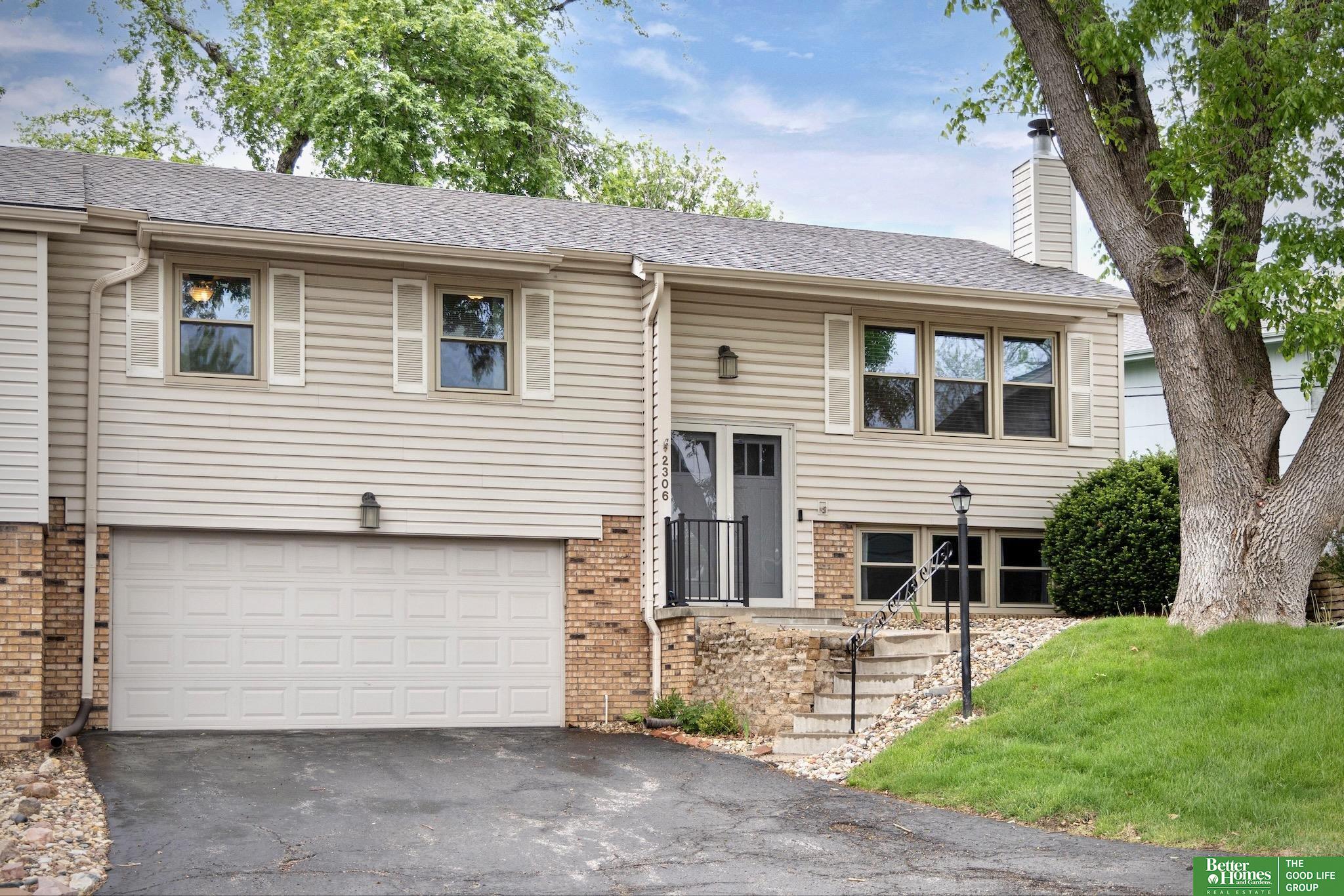 2306 S 119th Court