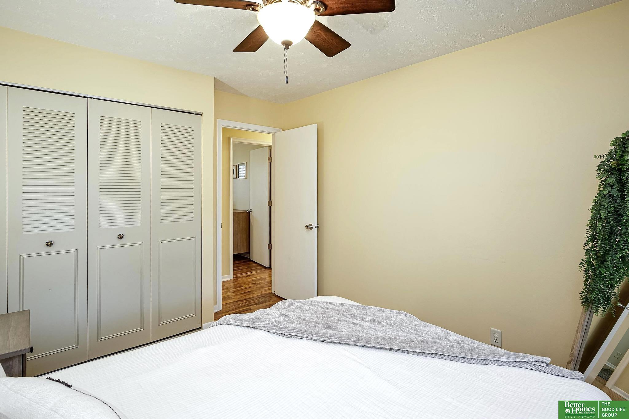 2306 S 119th Court
