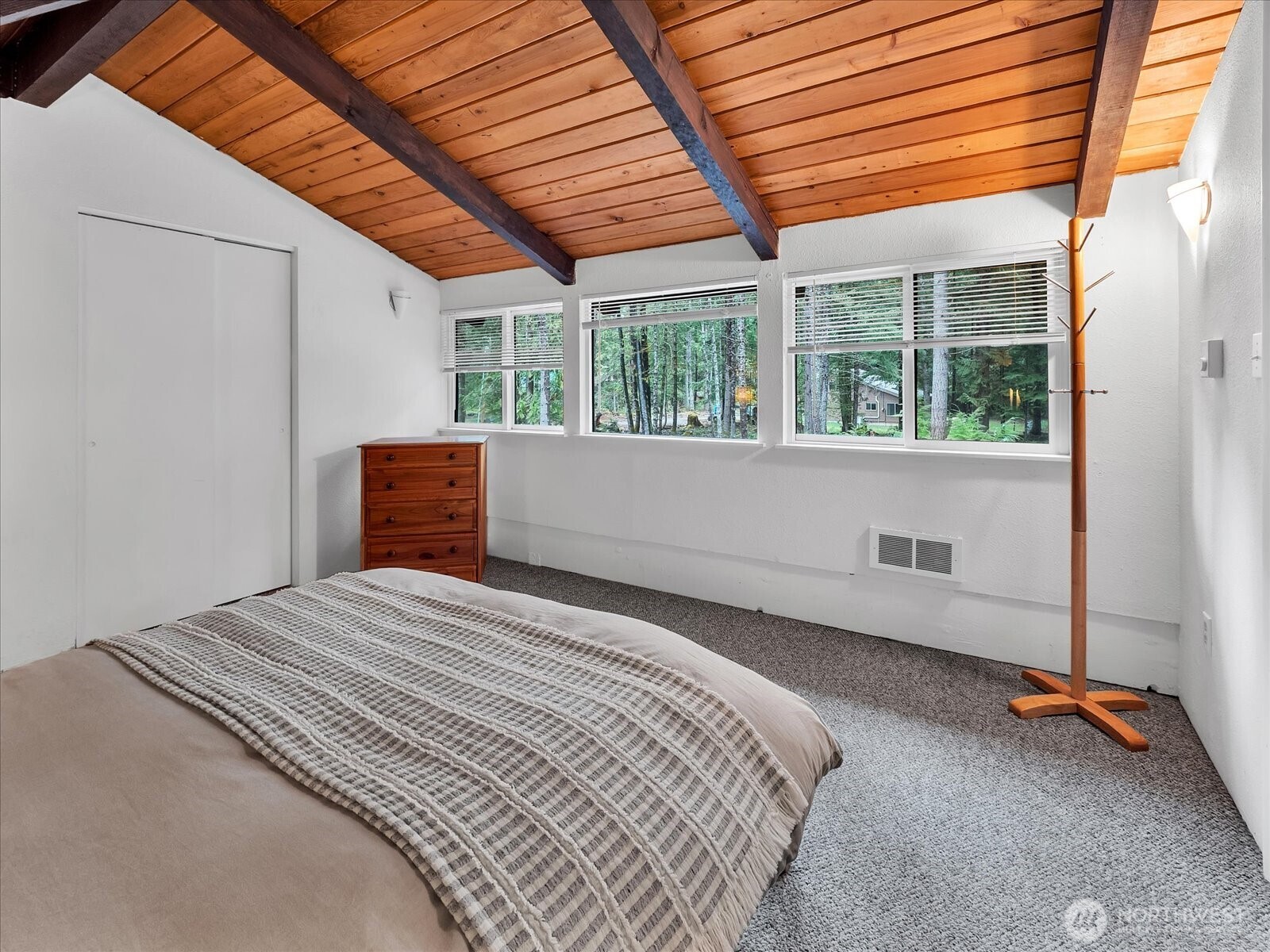 17117 Riverview E