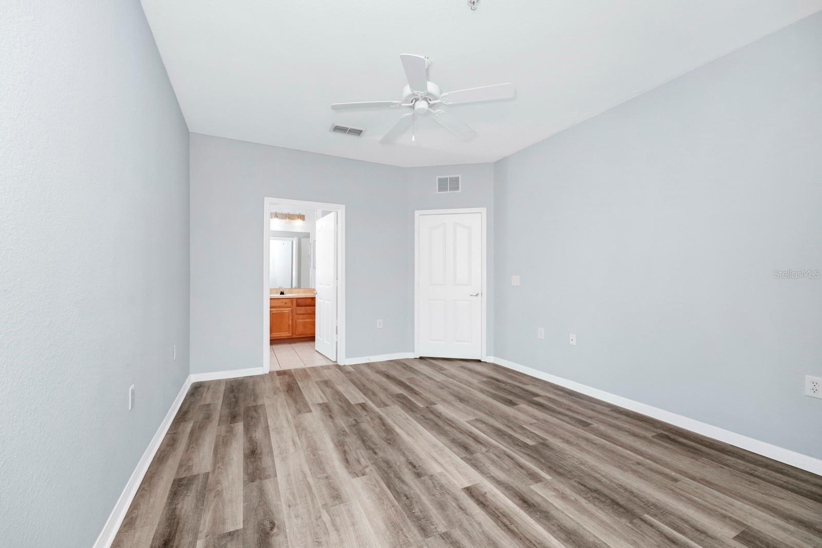 6157 METROWEST BLVD #106
