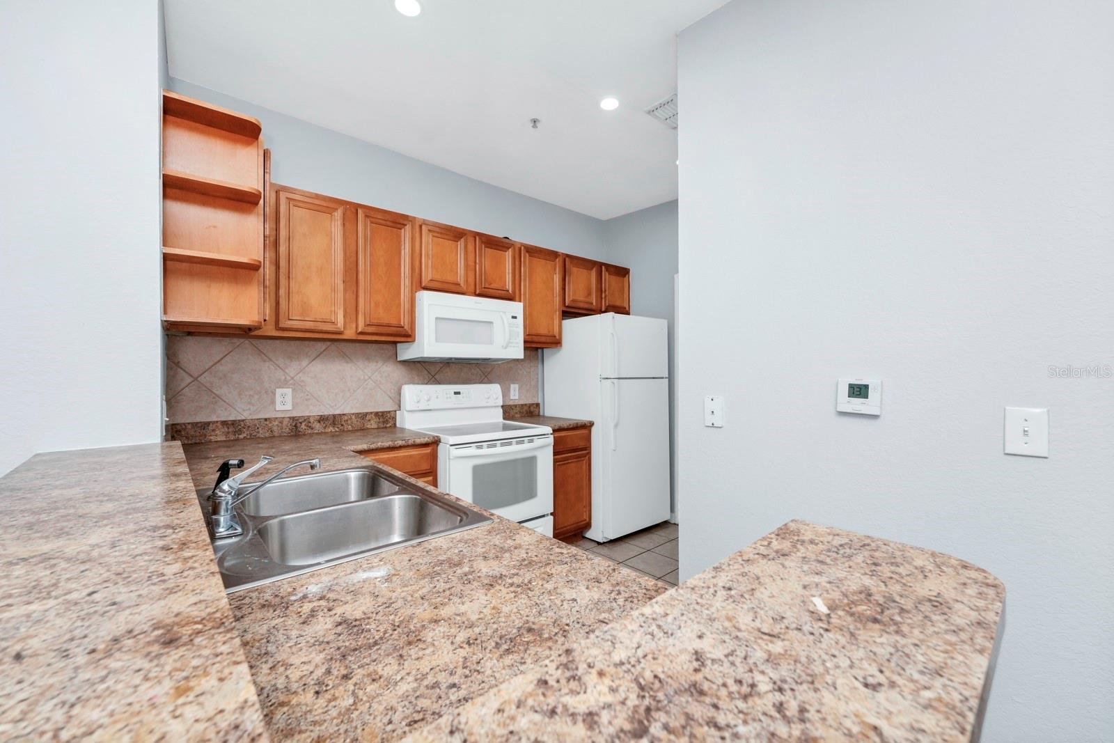 6157 METROWEST BLVD #106