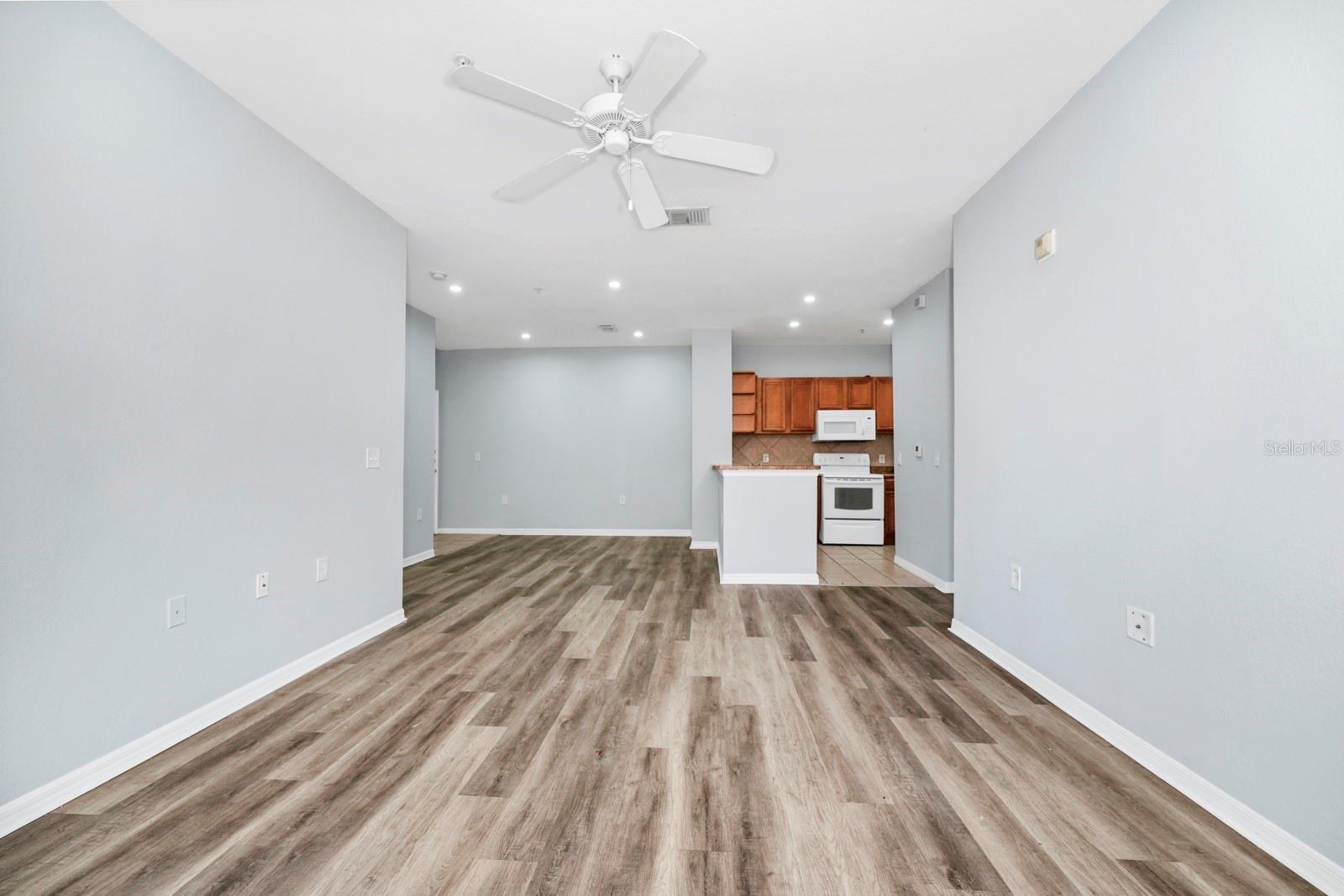 6157 METROWEST BLVD #106