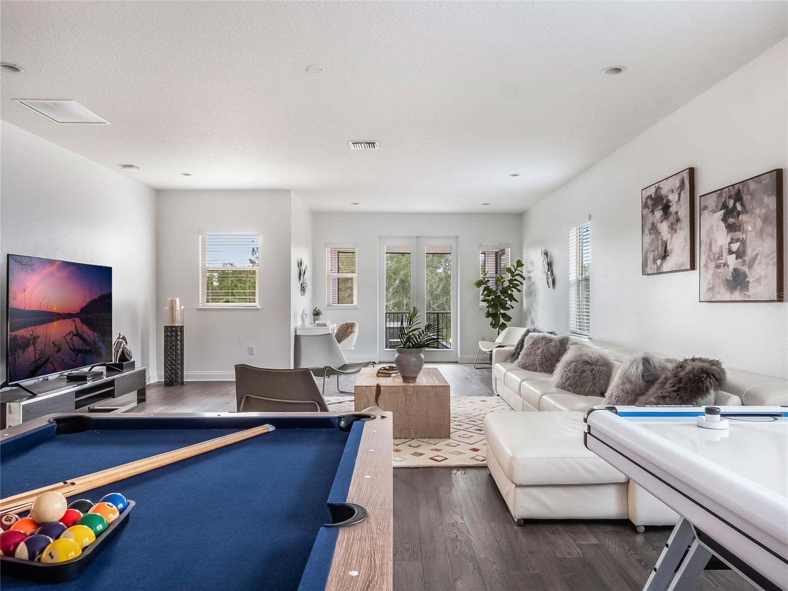 10564 ROYAL CYPRESS WAY