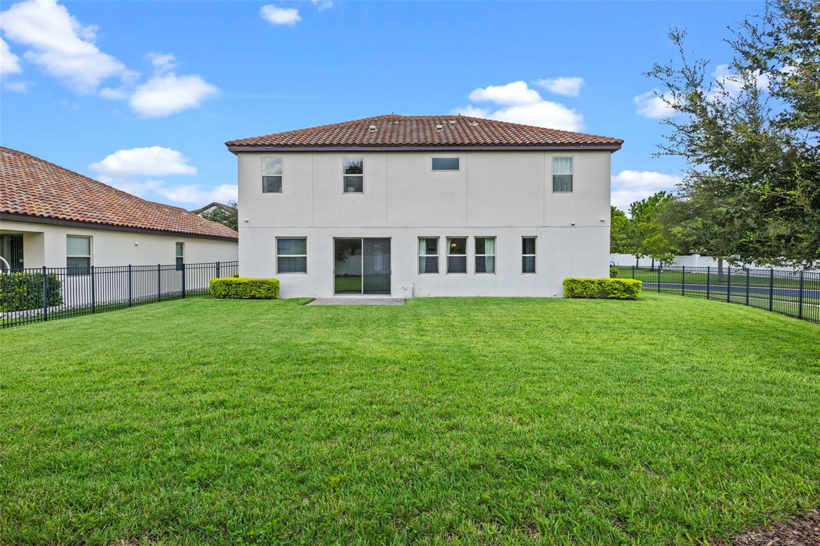 10748 CITRON OAKS DR