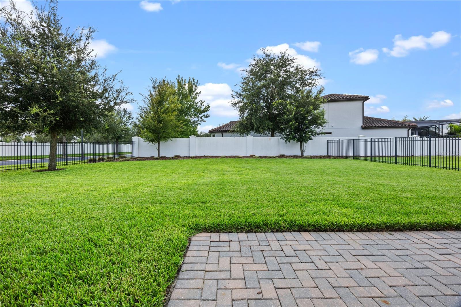 10748 CITRON OAKS DR