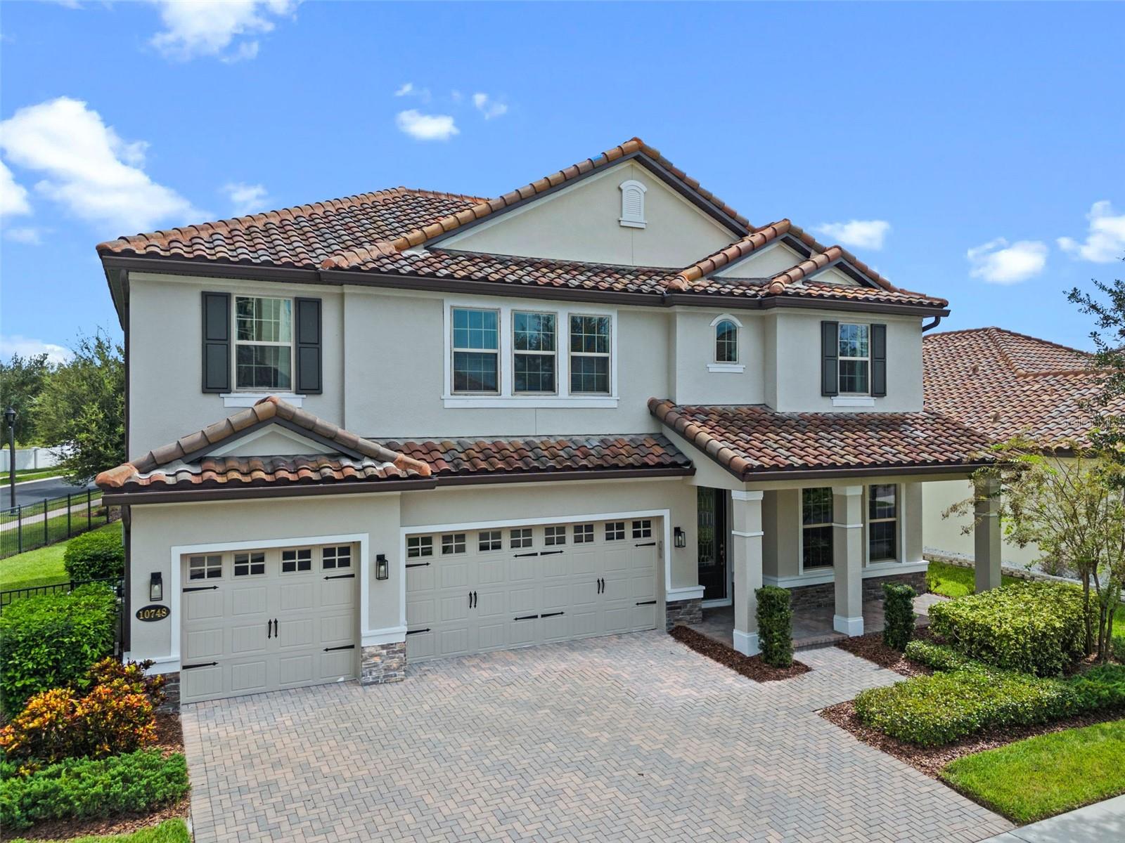 10748 CITRON OAKS DR