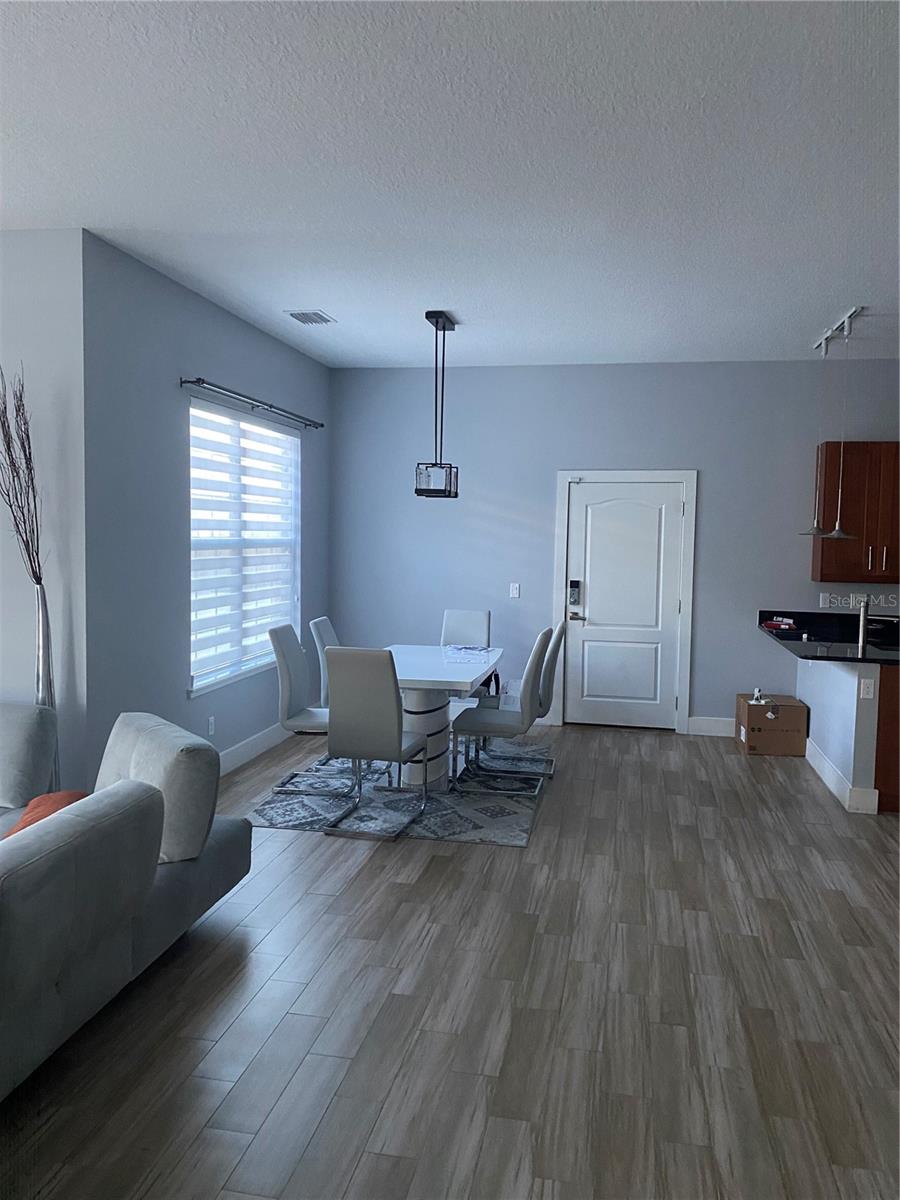 2251 NAIRN DR